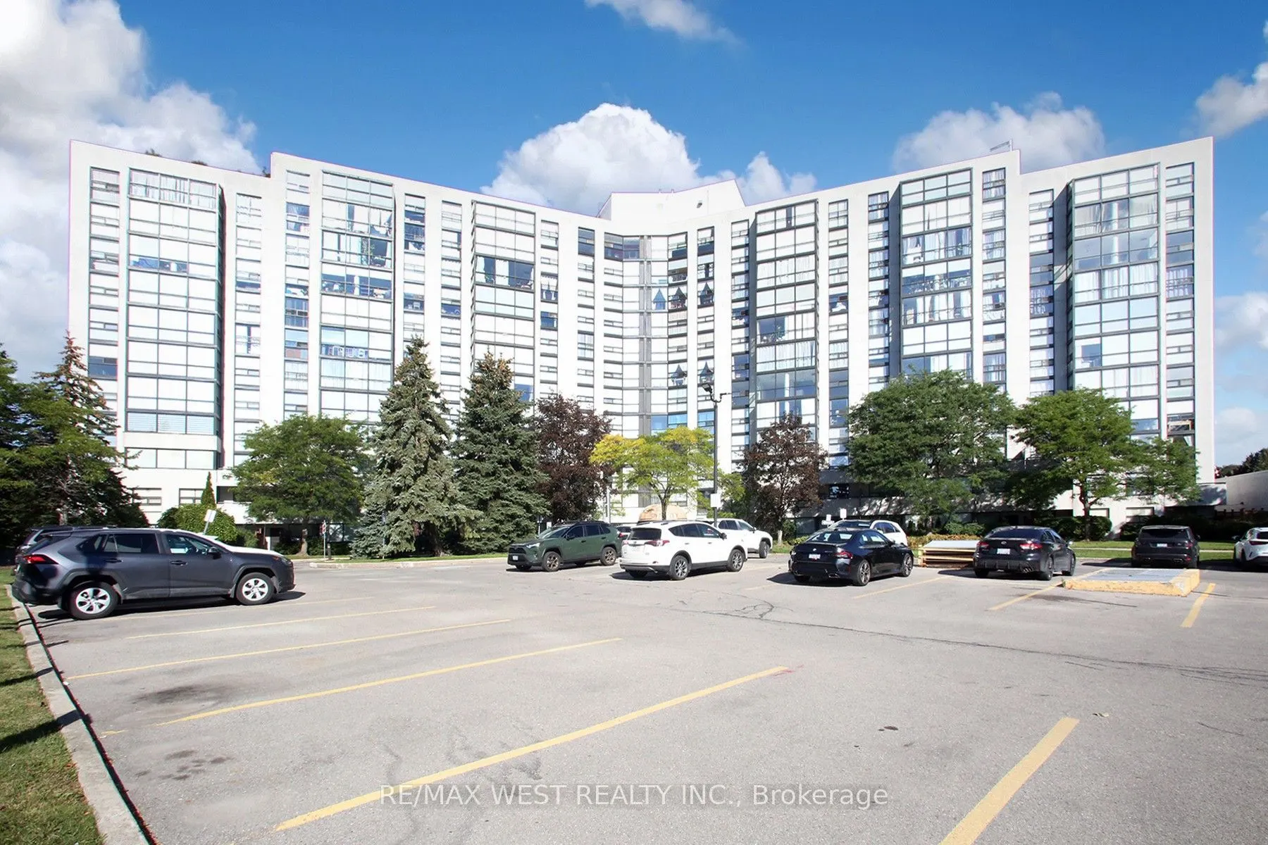 40 Harding Boulevard W #305
