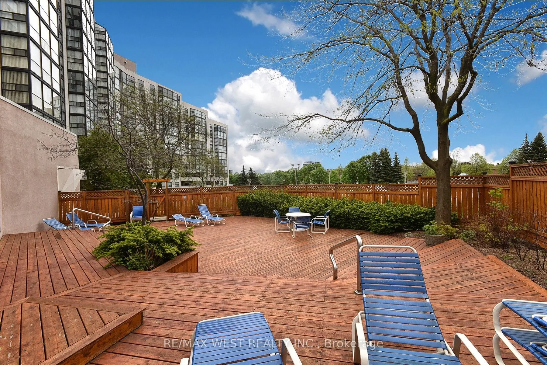40 Harding Boulevard W #305