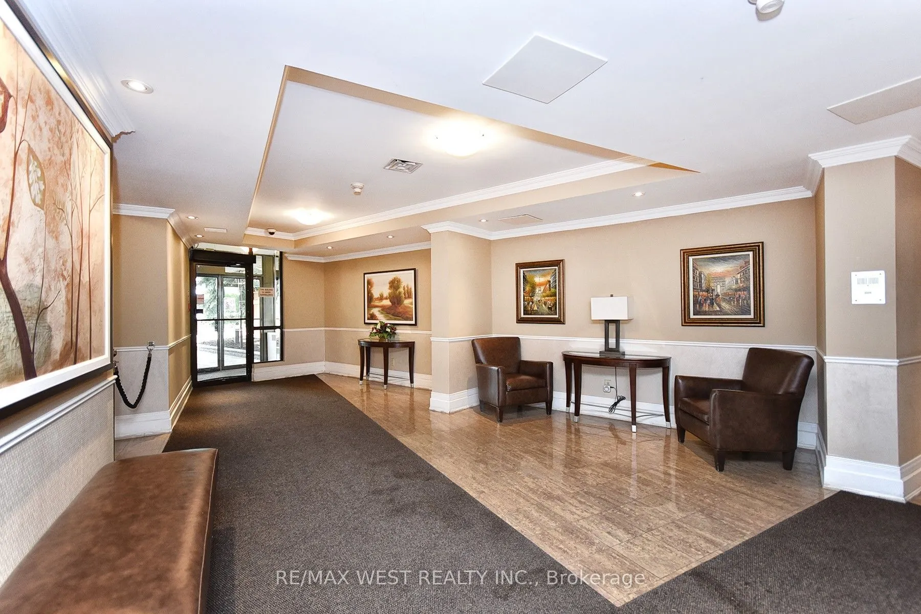 40 Harding Boulevard W #305
