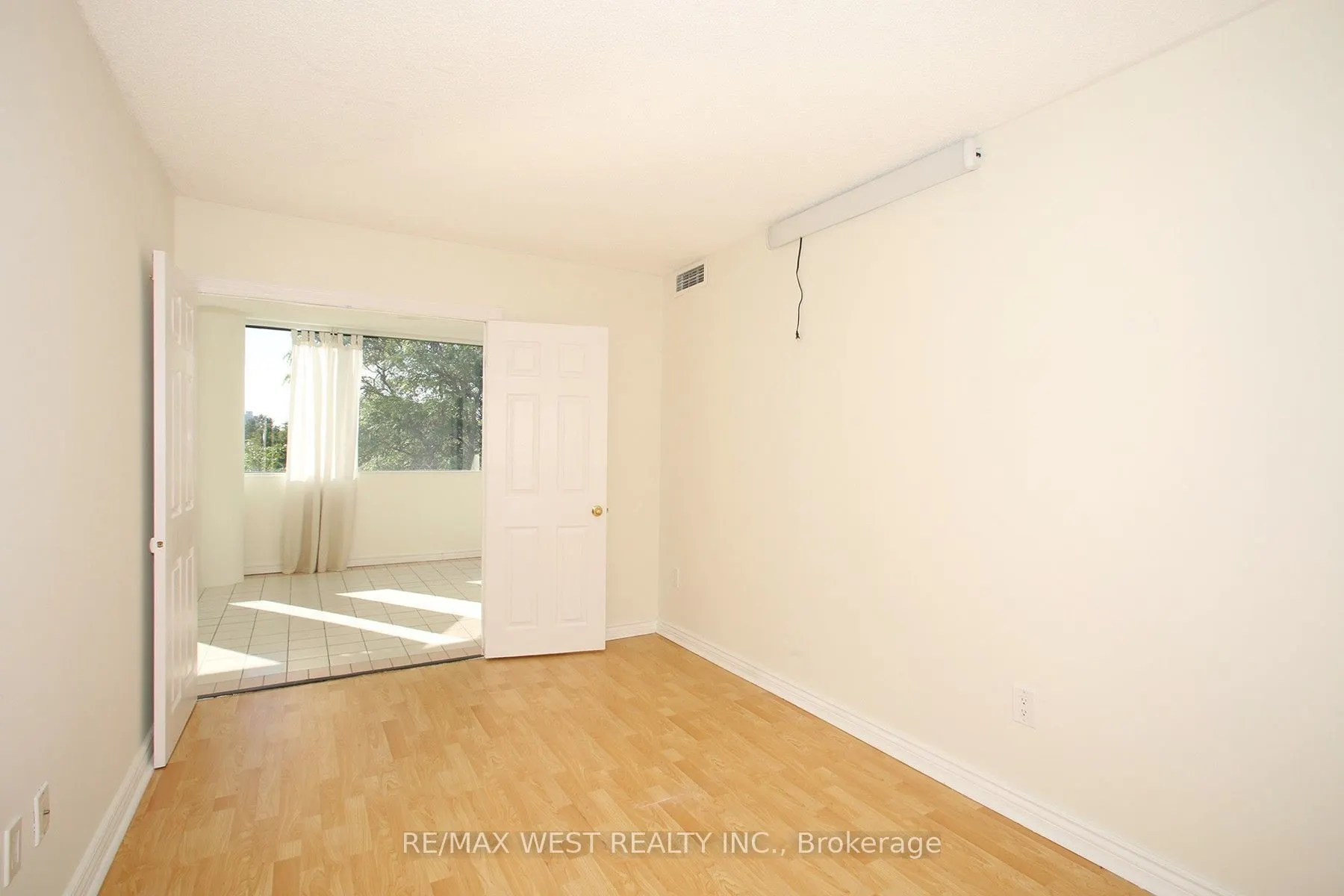 40 Harding Boulevard W #305