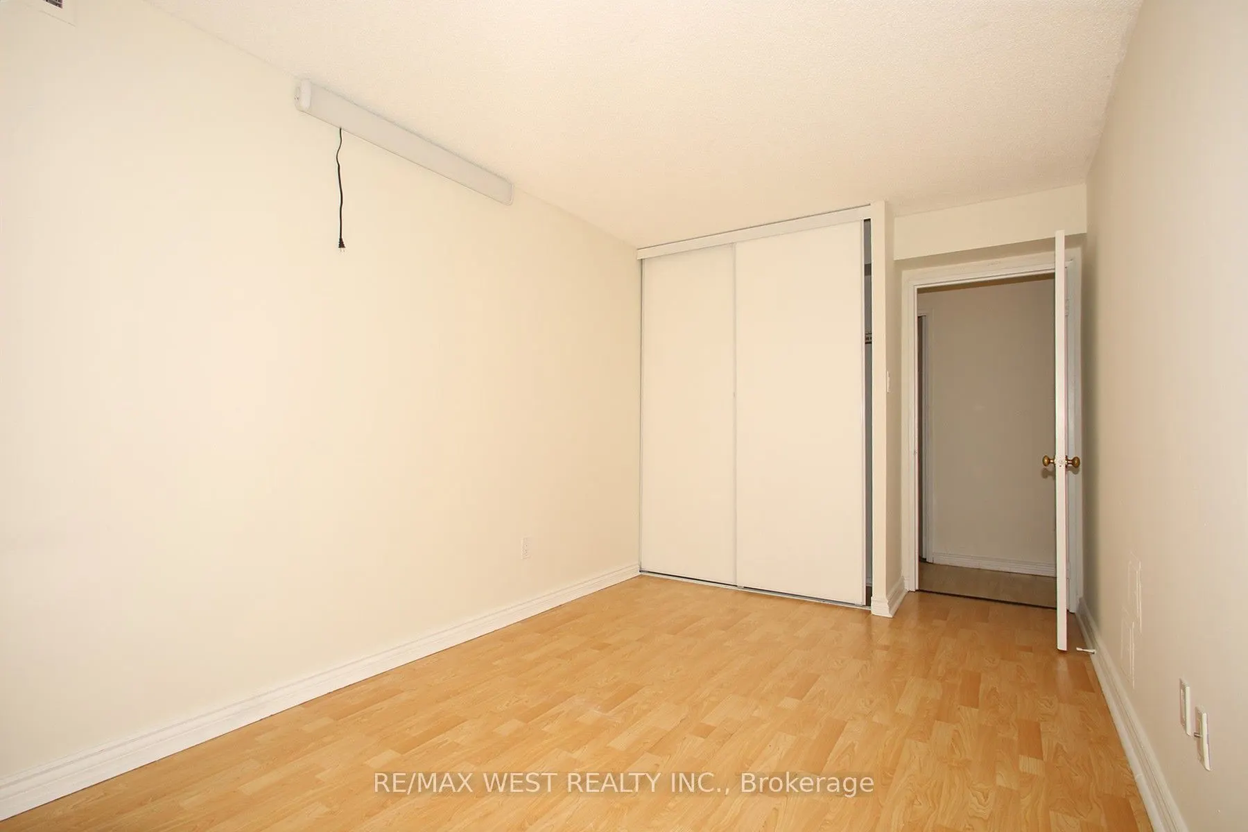 40 Harding Boulevard W #305