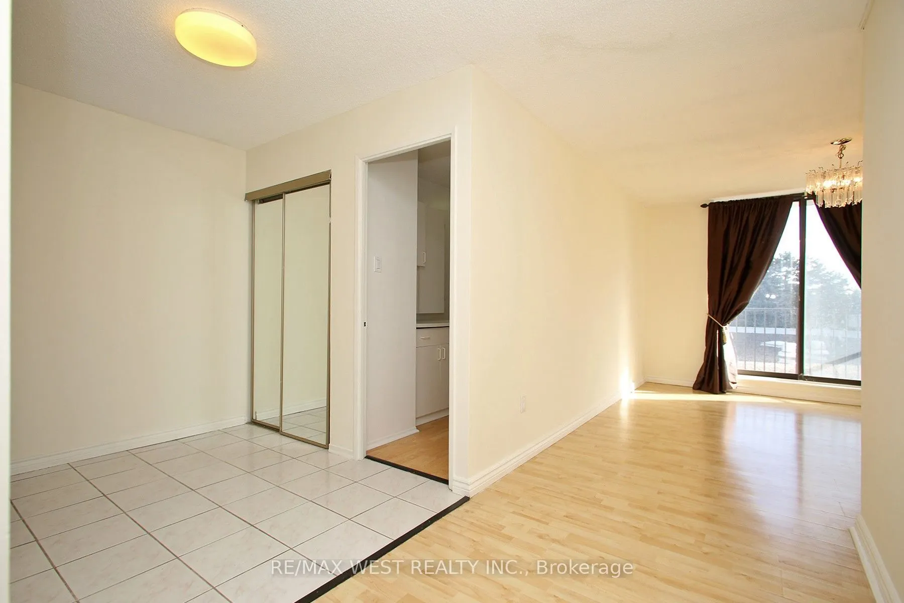 40 Harding Boulevard W #305