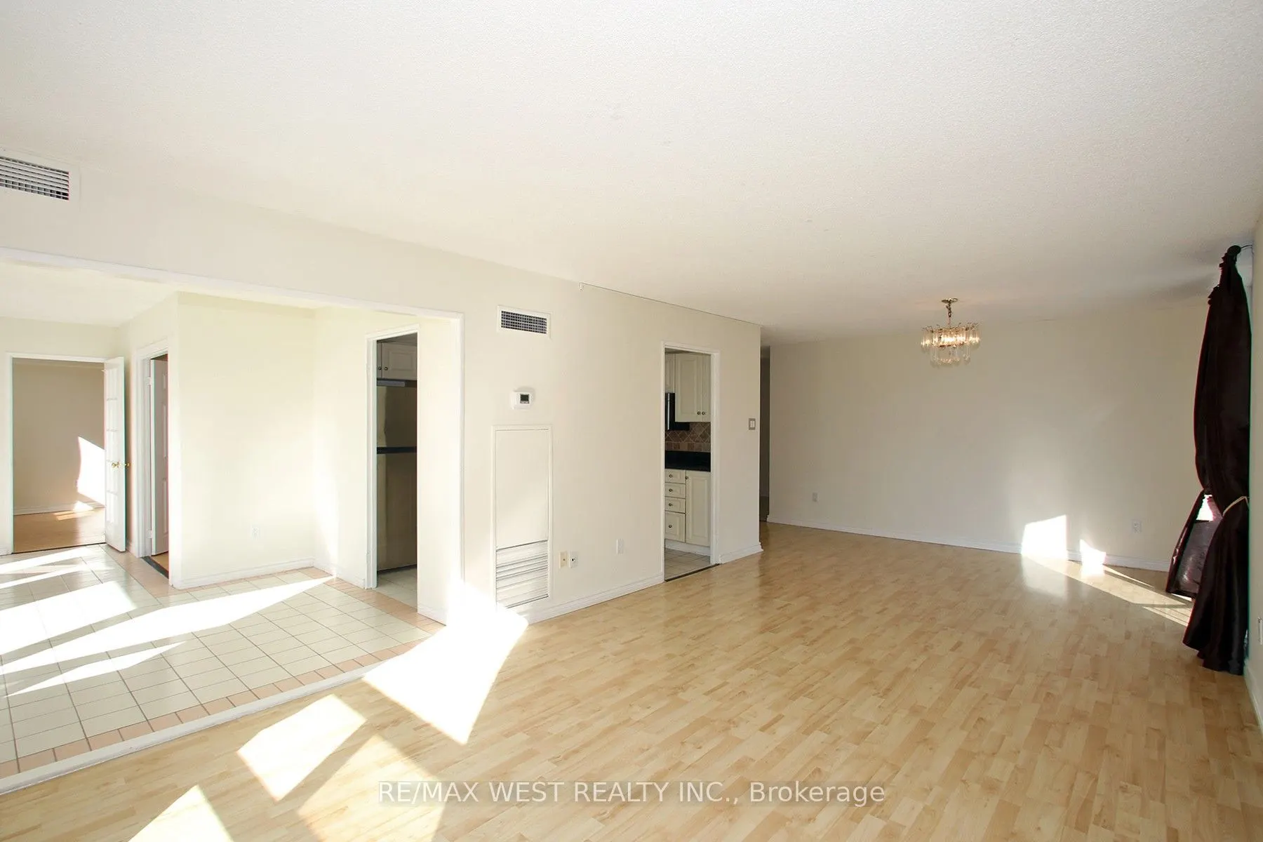 40 Harding Boulevard W #305