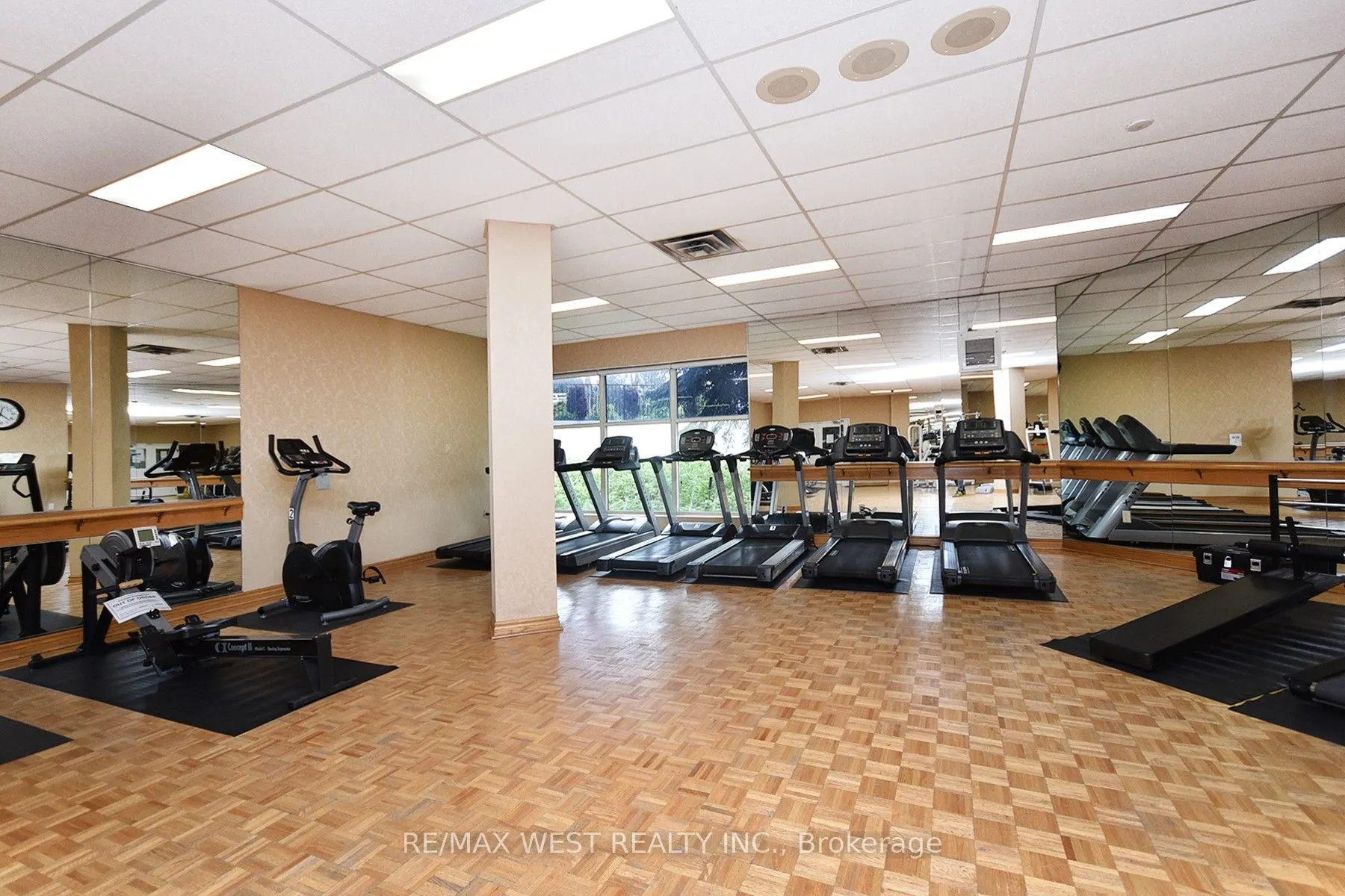 40 Harding Boulevard W #305
