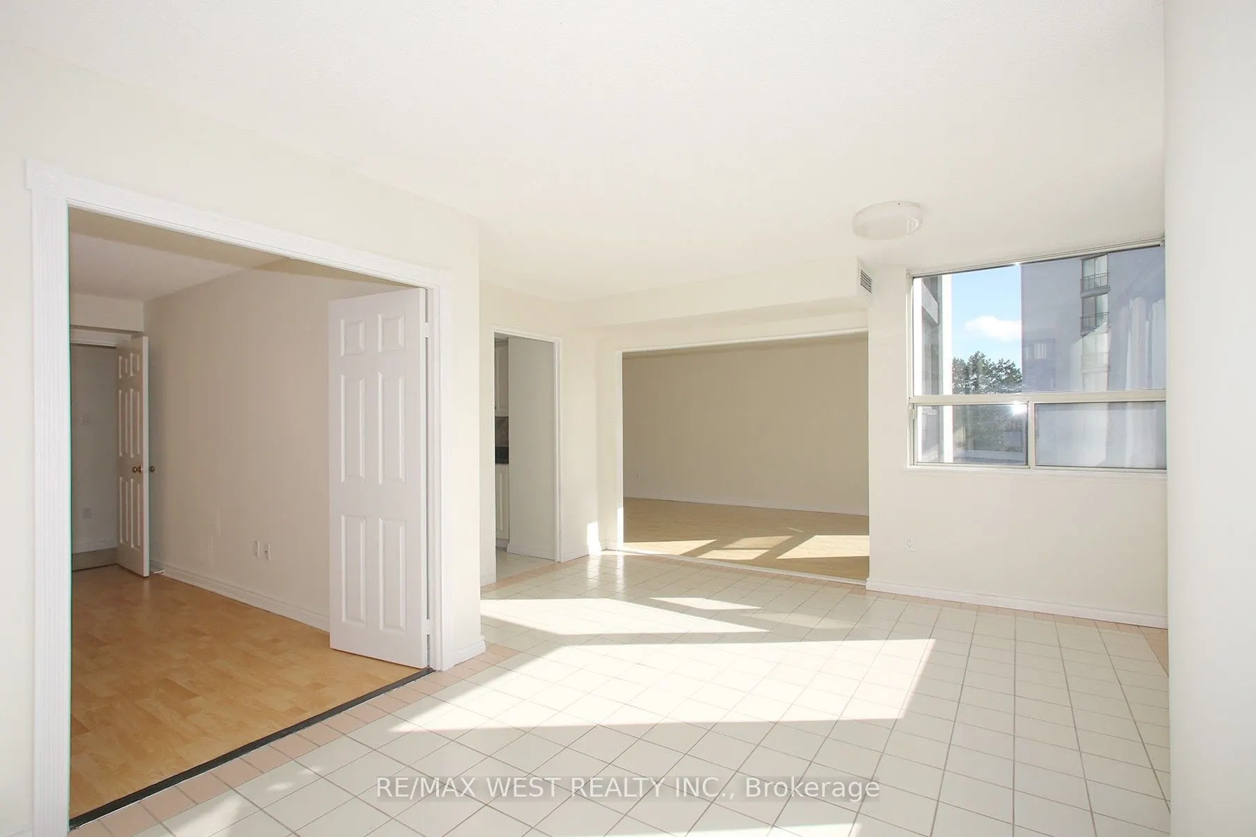 40 Harding Boulevard W #305