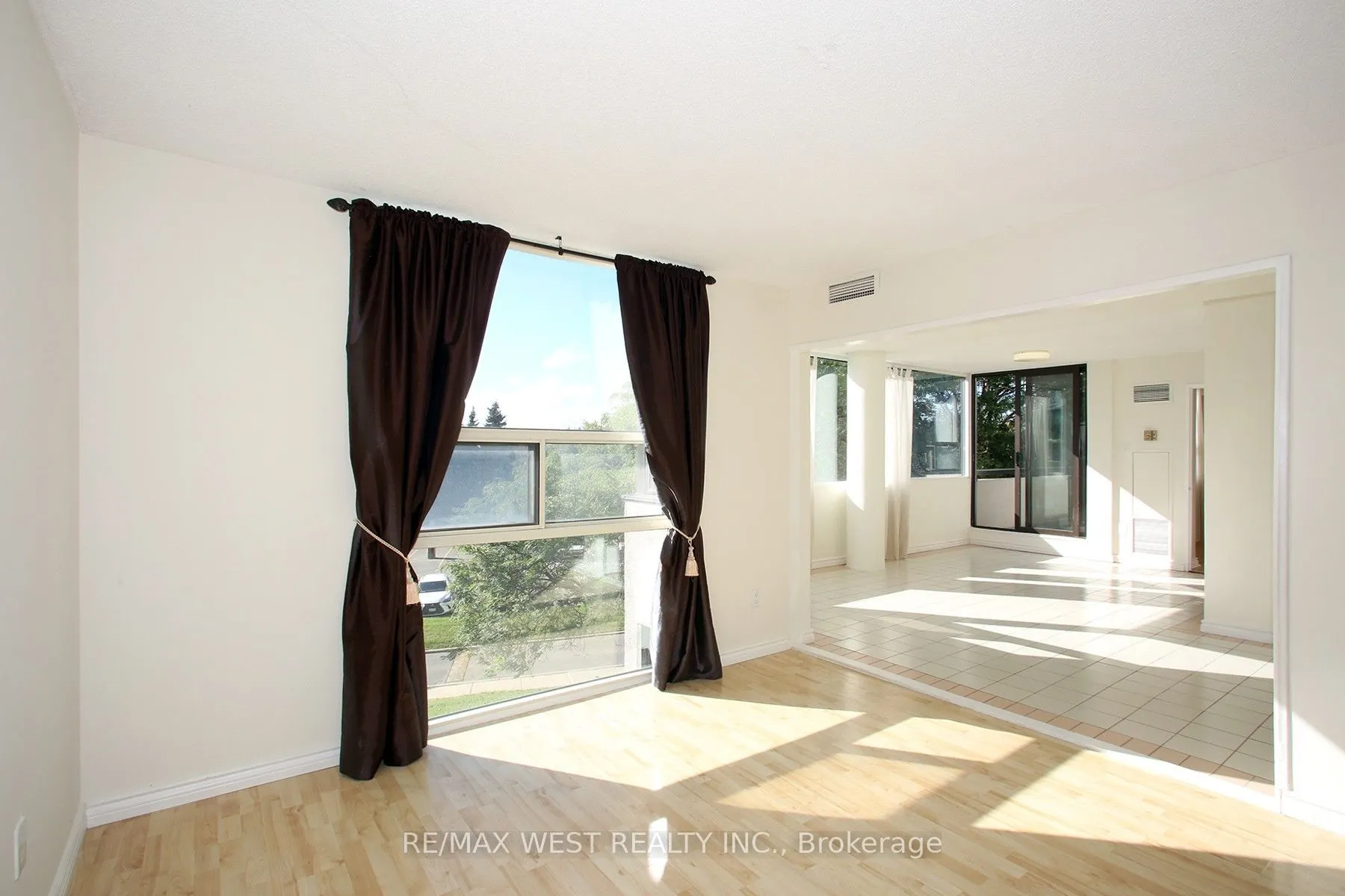 40 Harding Boulevard W #305
