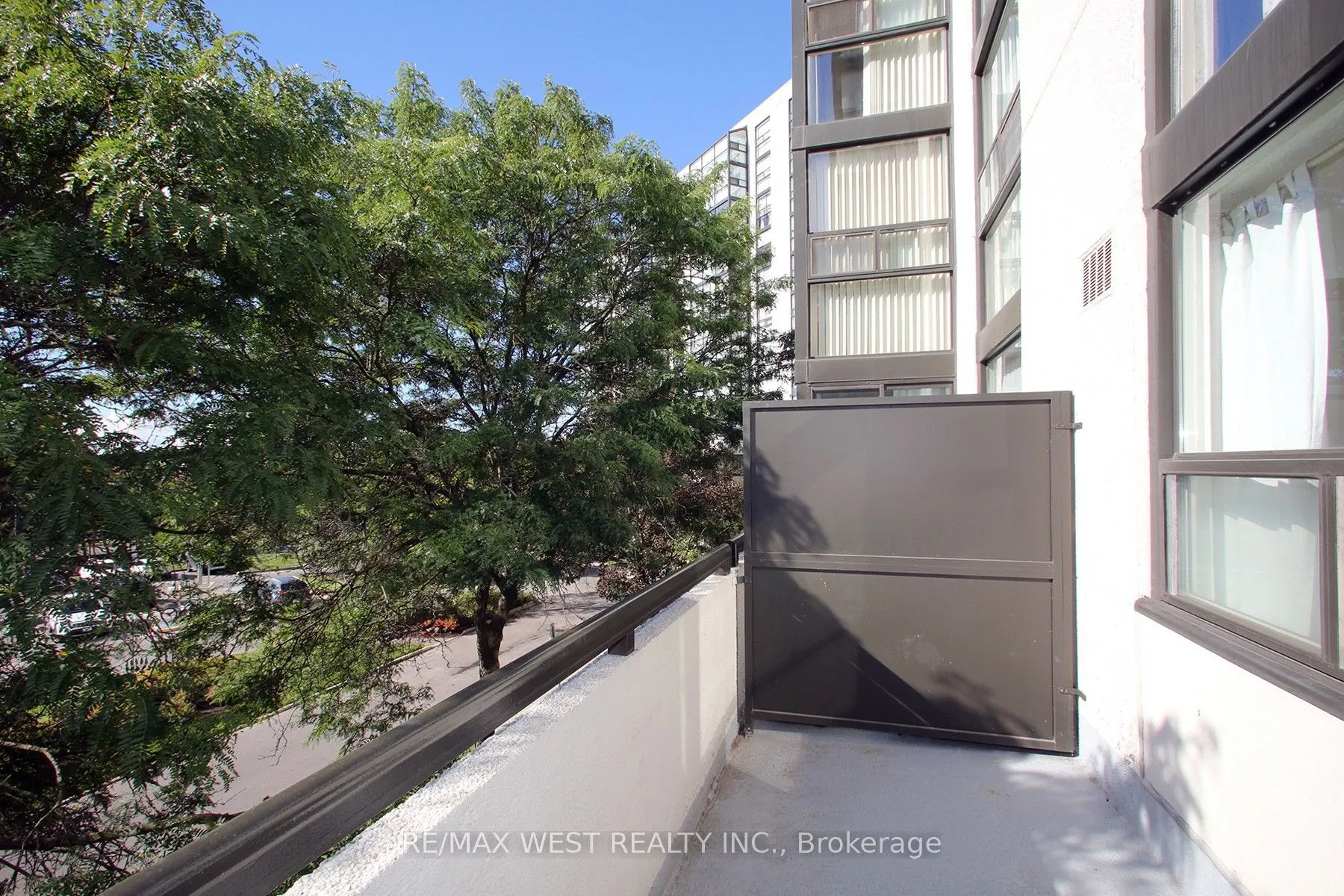 40 Harding Boulevard W #305