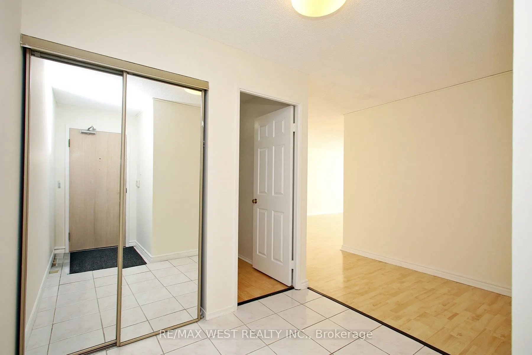 40 Harding Boulevard W #305