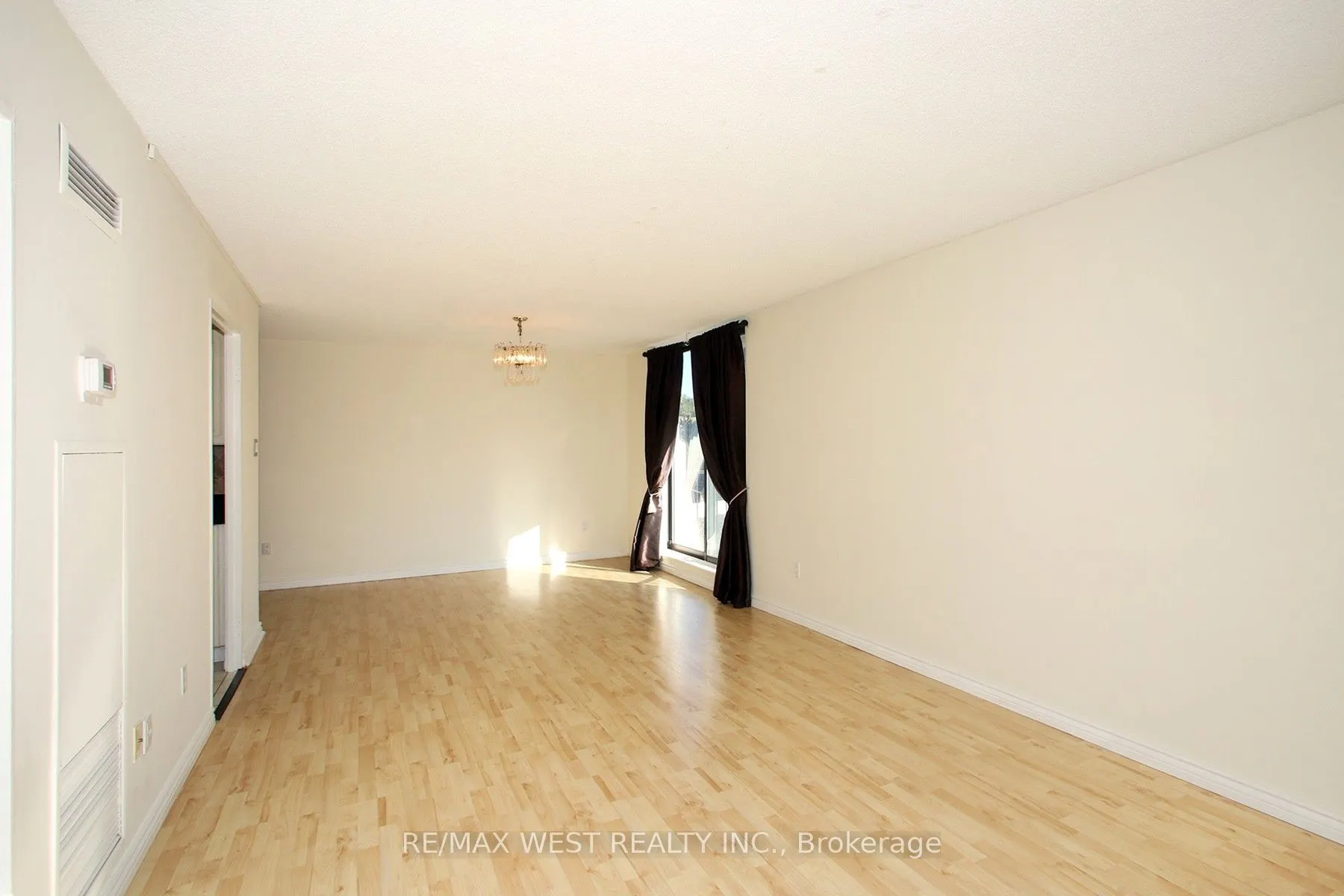 40 Harding Boulevard W #305
