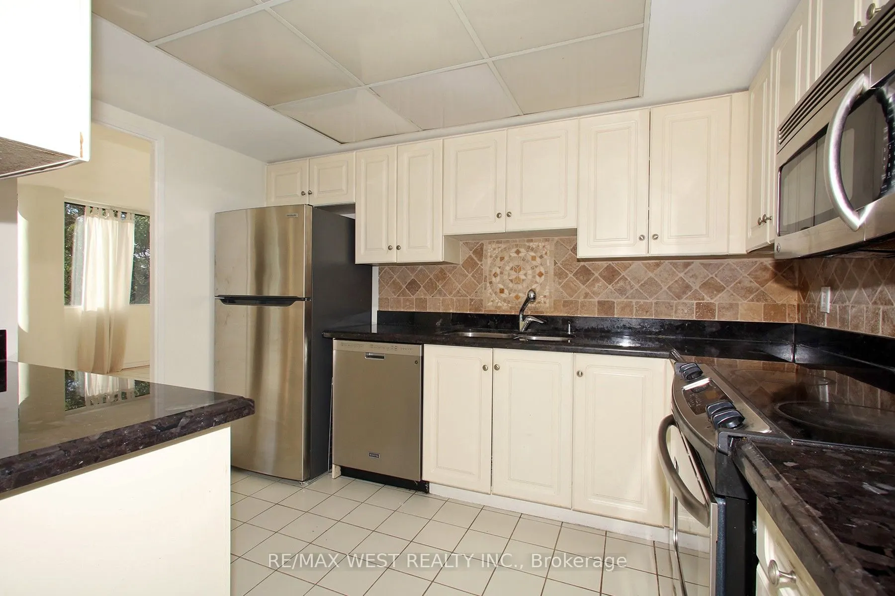 40 Harding Boulevard W #305