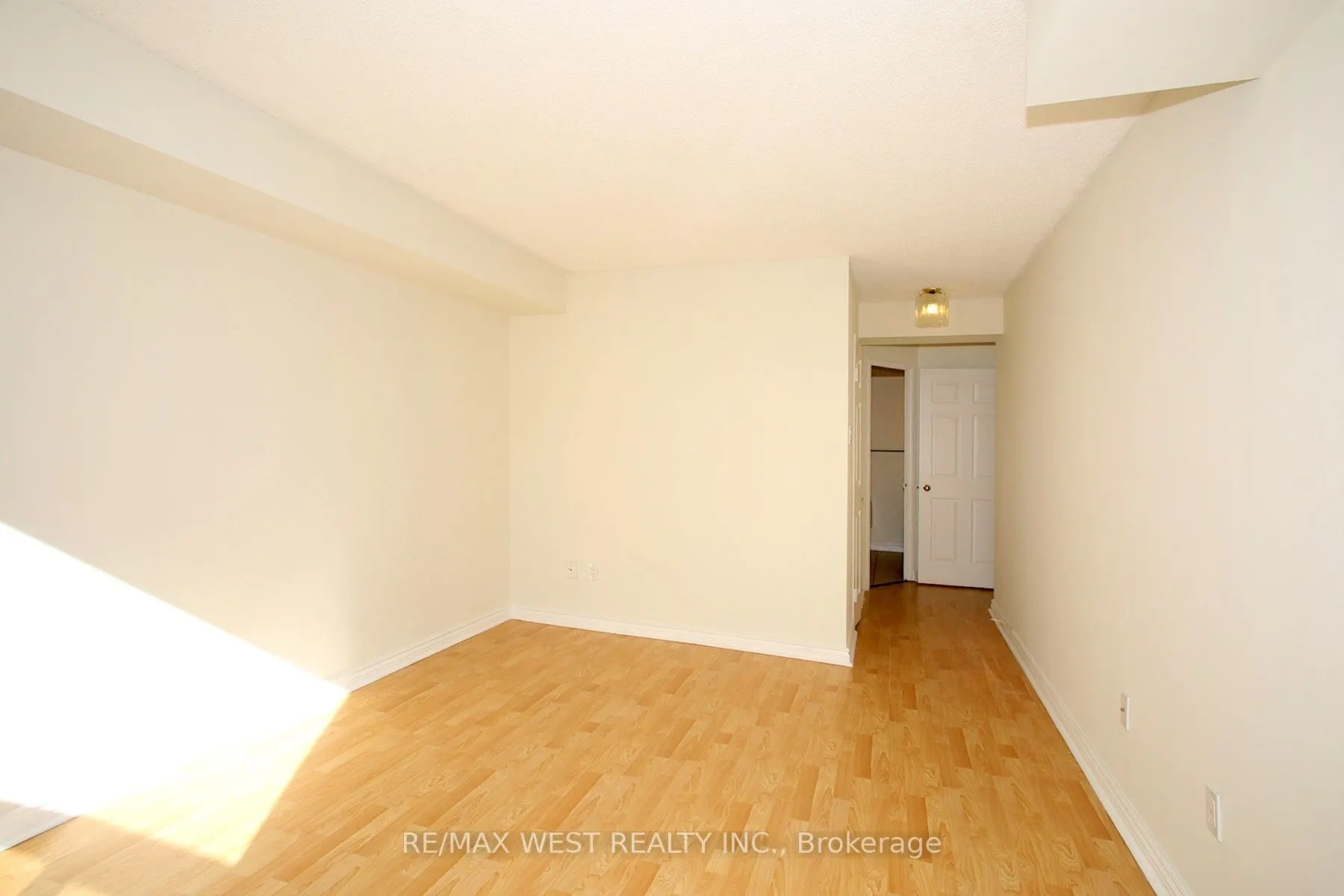 40 Harding Boulevard W #305