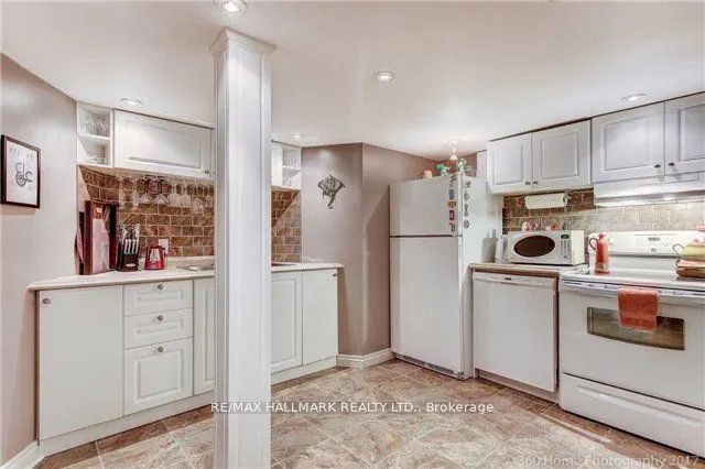 17 Rushingbrook Drive
