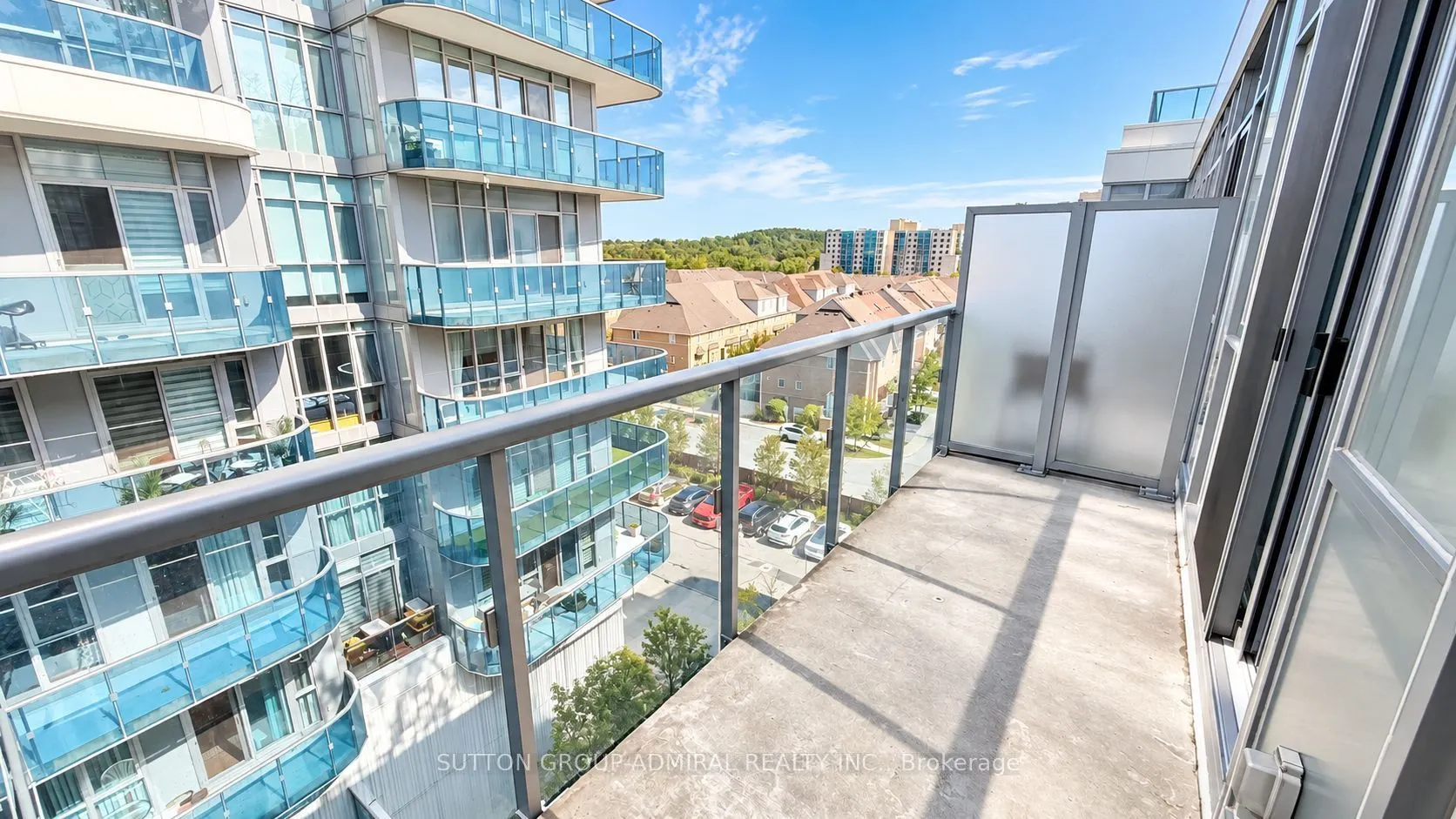 9471 Yonge Street #744