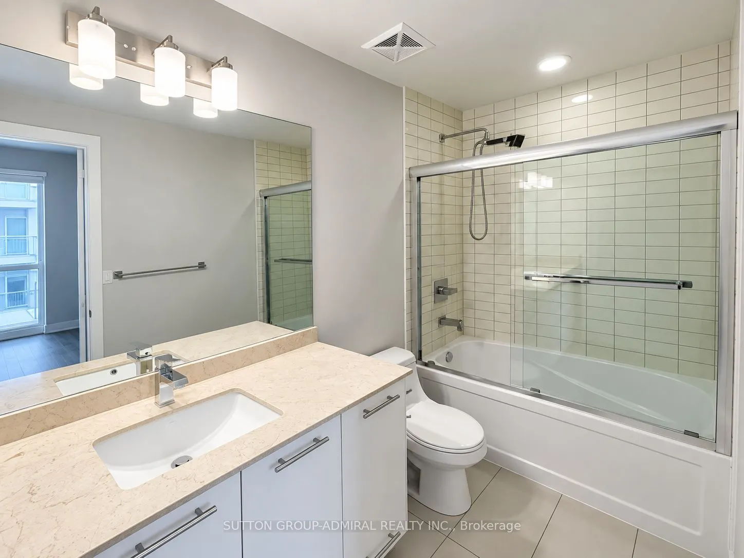 9471 Yonge Street #744