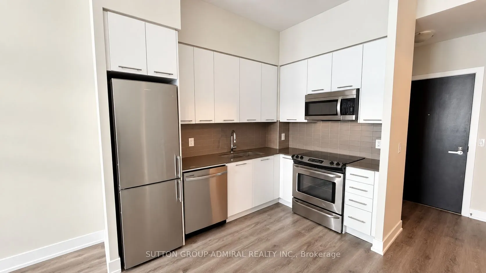9471 Yonge Street #744