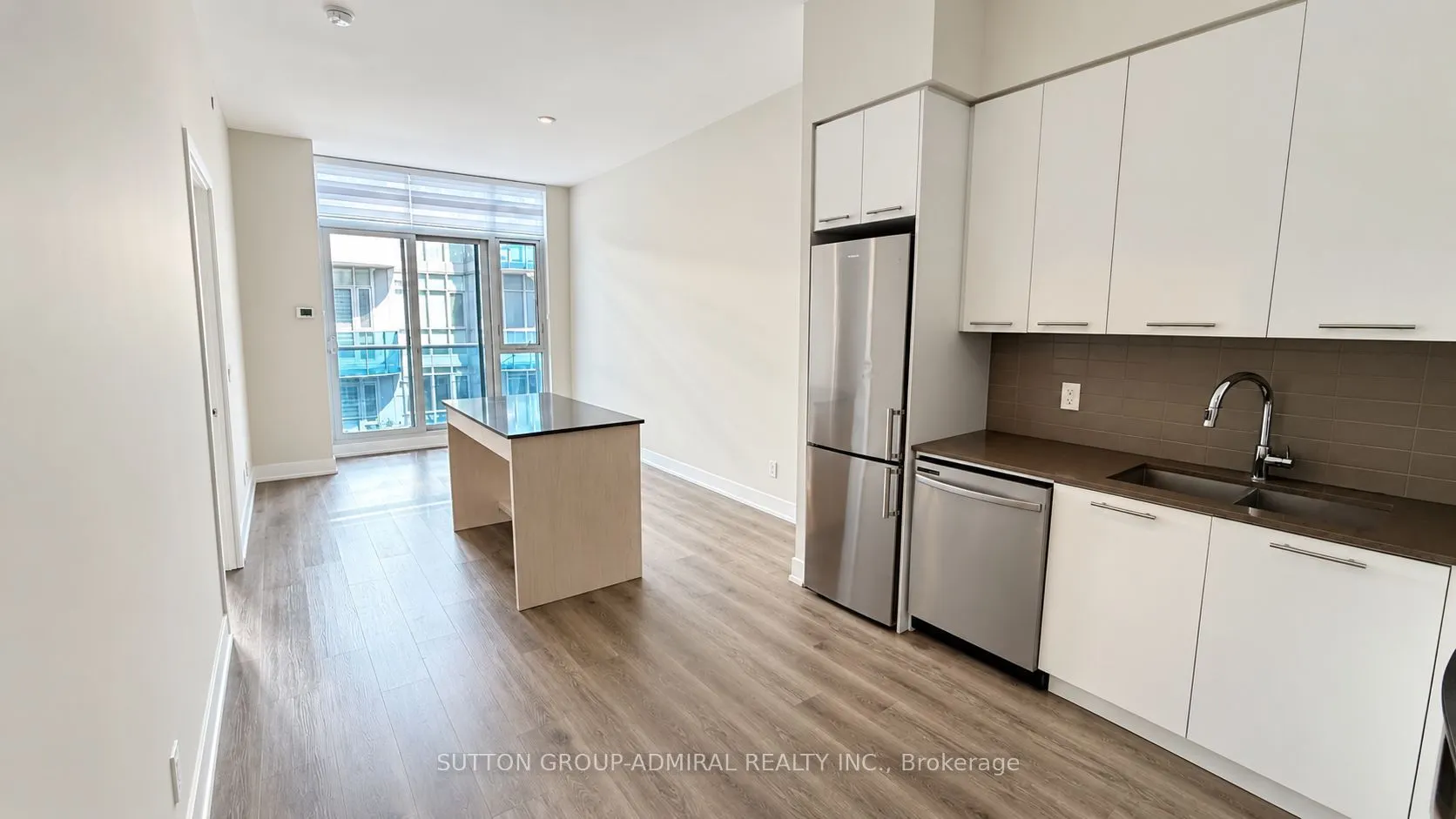 9471 Yonge Street #744