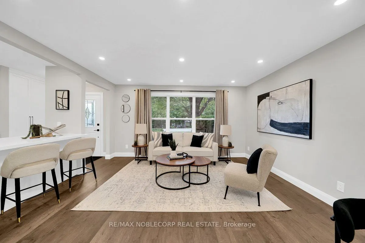163 Main Street W