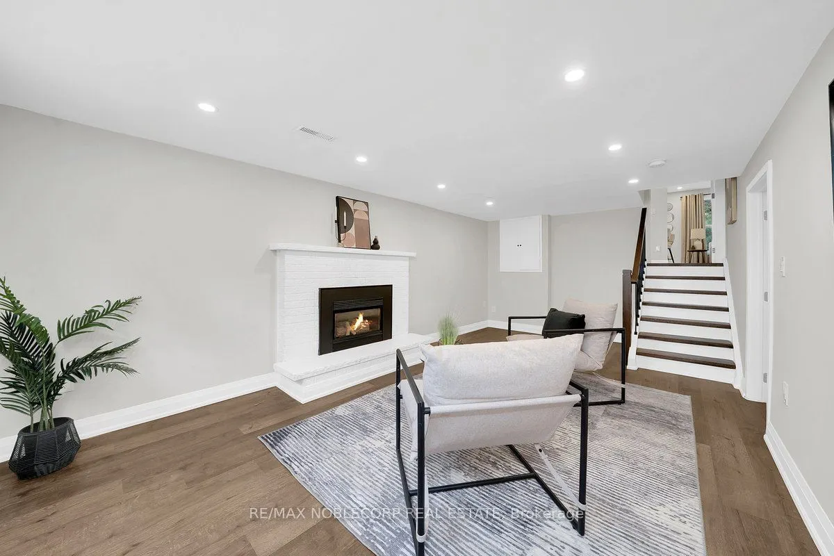 163 Main Street W