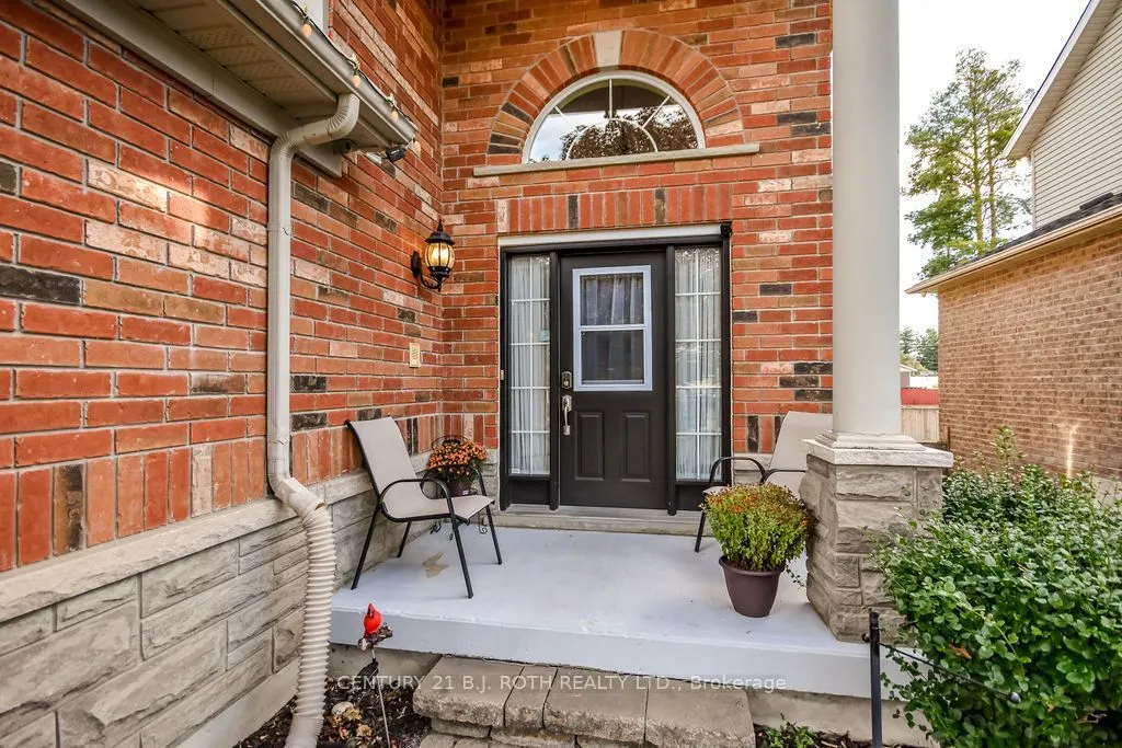 21 Armeda Clow Crescent