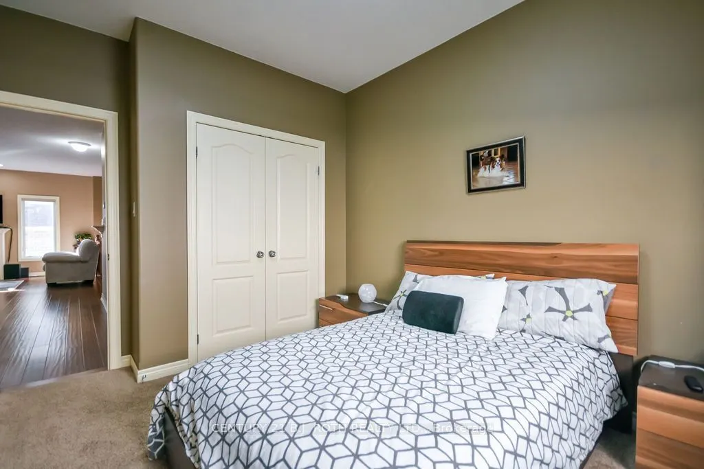 21 Armeda Clow Crescent