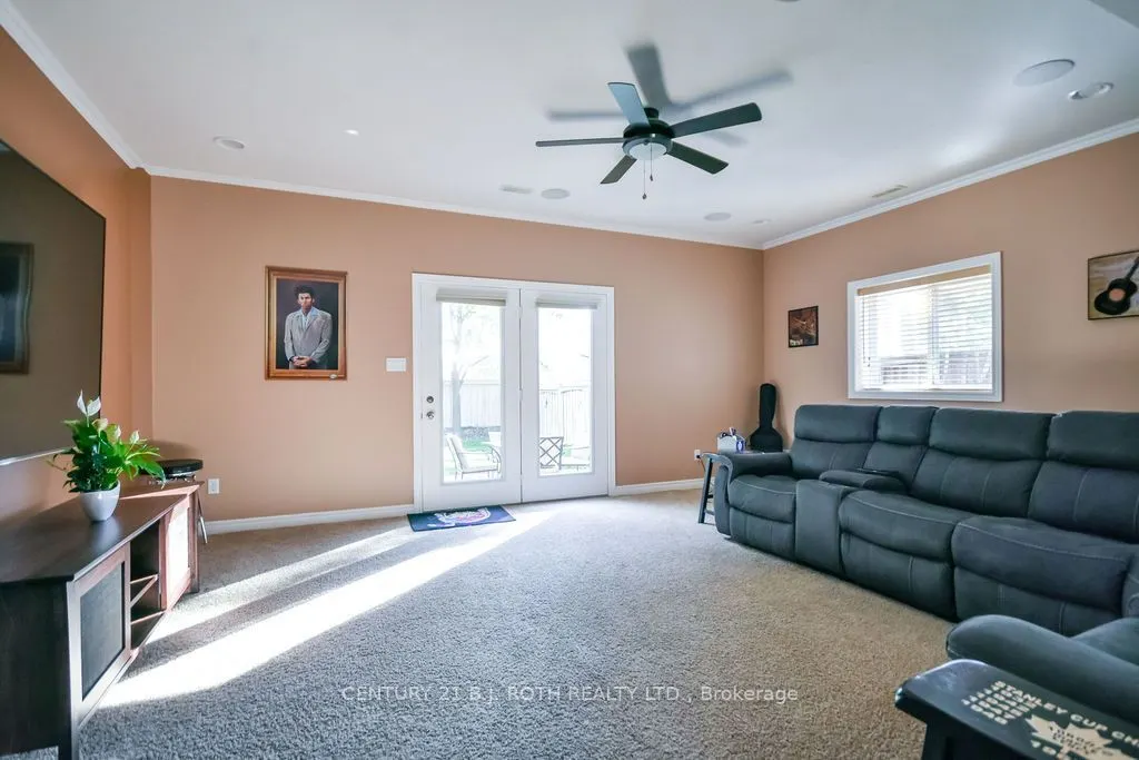 21 Armeda Clow Crescent