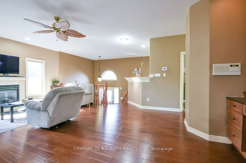 21 Armeda Clow Crescent
