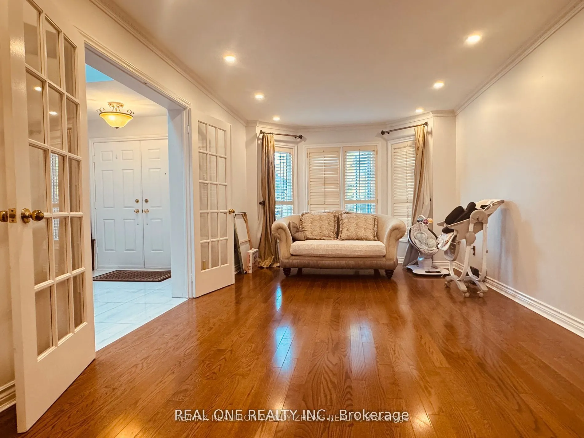 3 Elmsley Drive