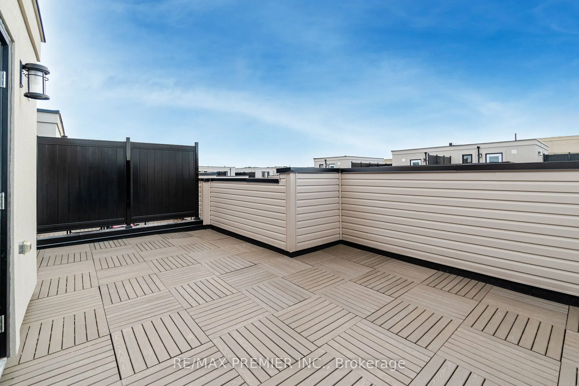 12860 Yonge Street #2 (279)