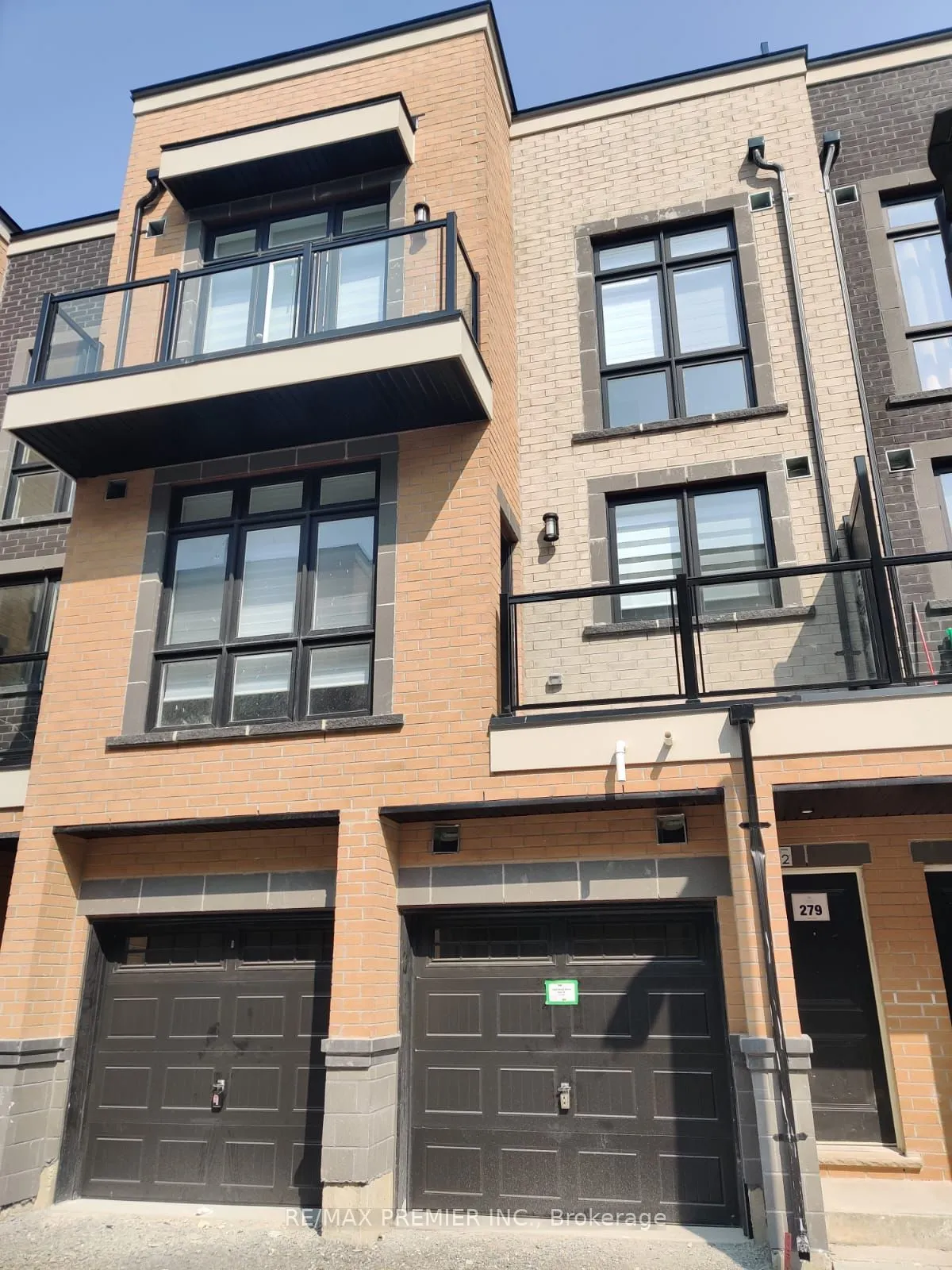 12860 Yonge Street #2 (279)
