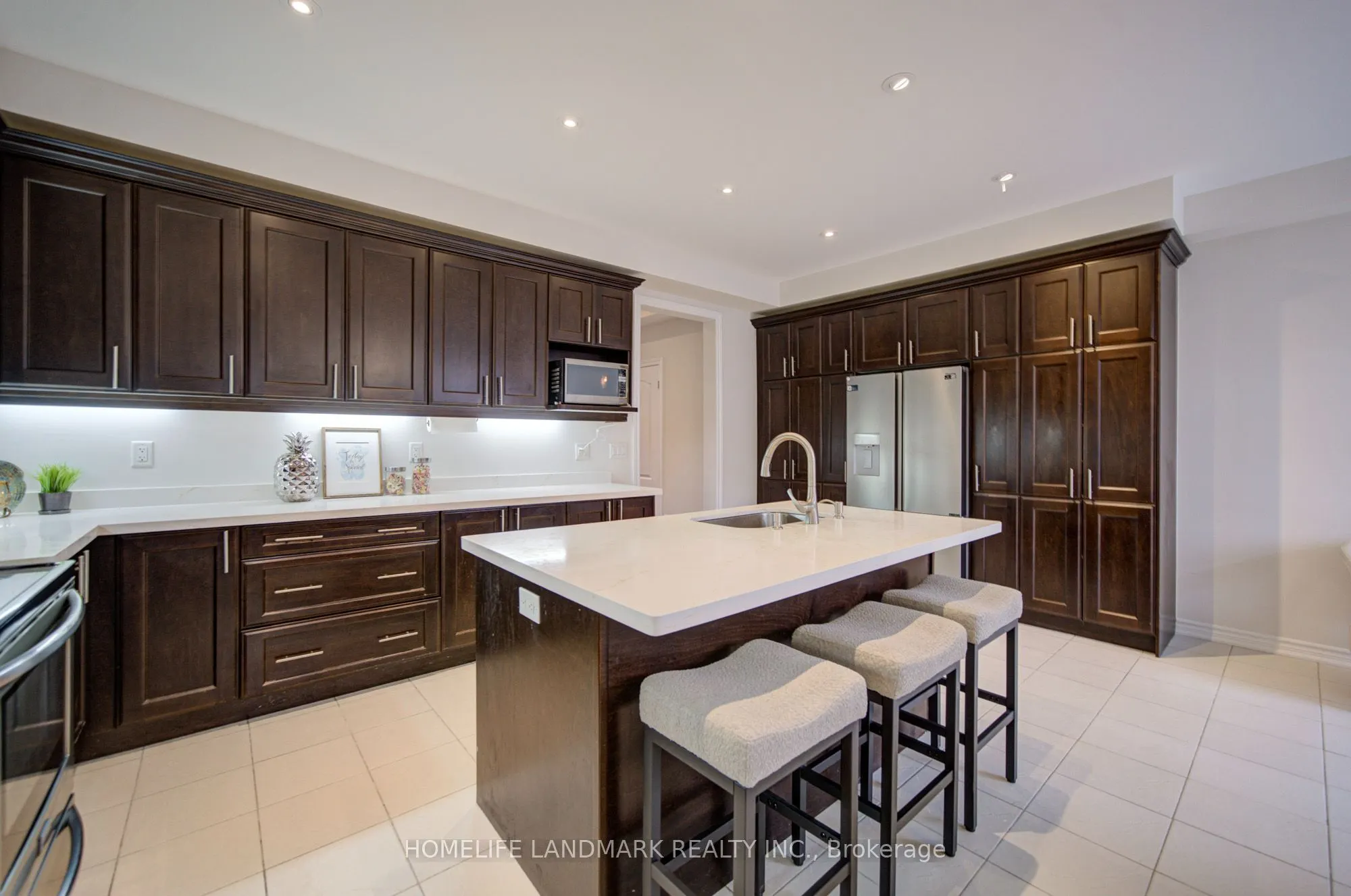 17 Etherington Way