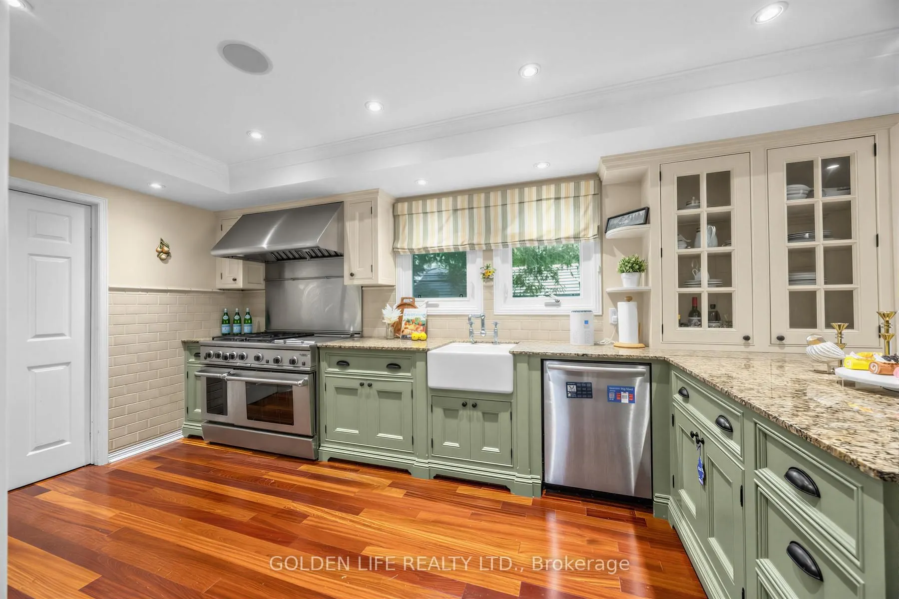 62 Longwater Chase