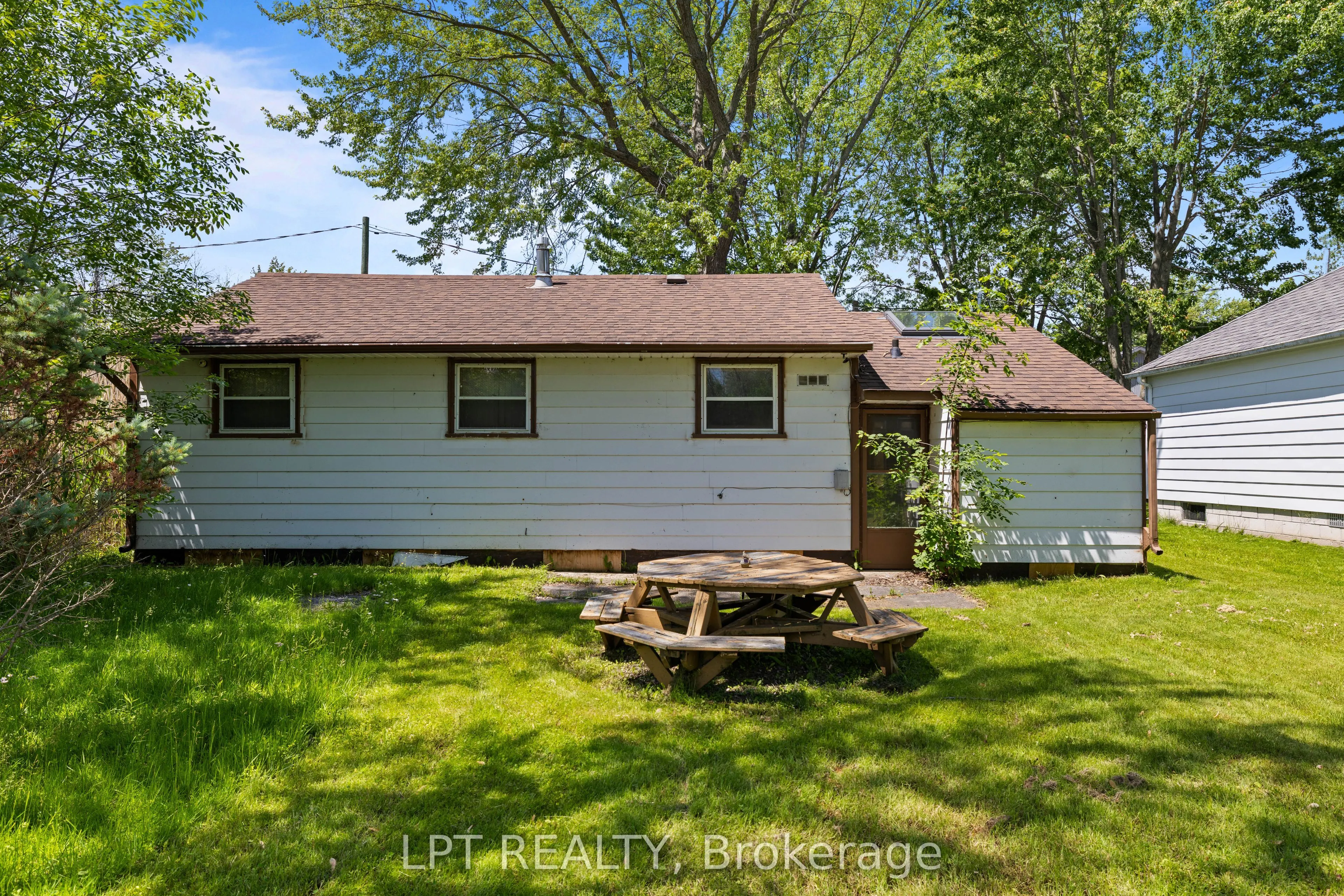 815 Paradise Drive