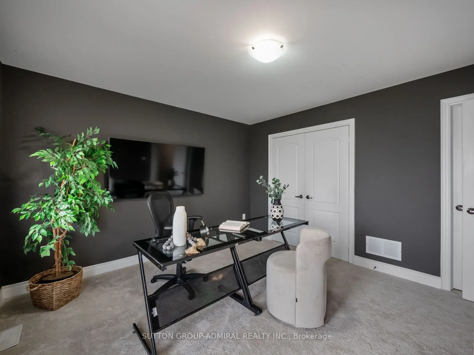 187 John Davis Gate