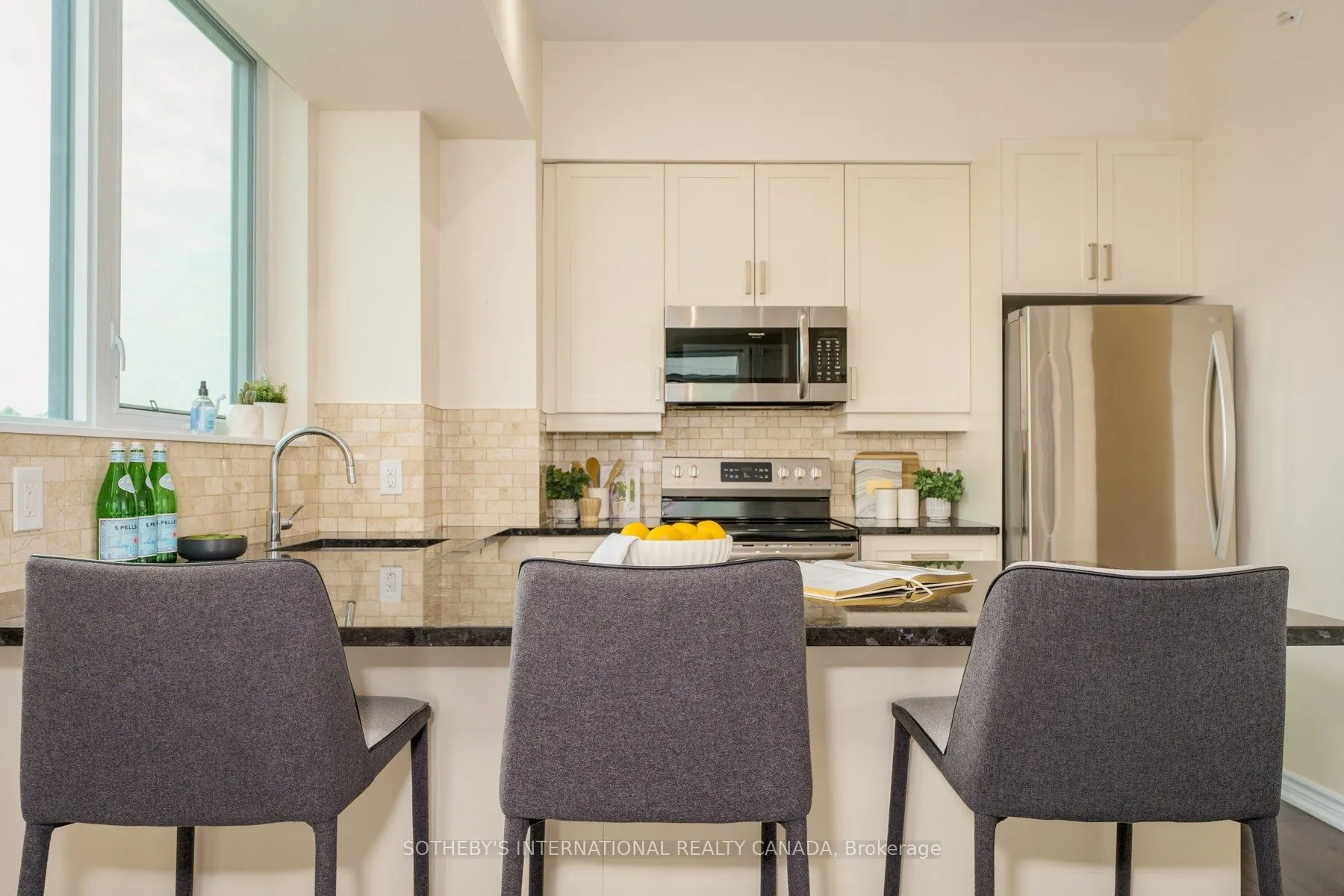 11611 Yonge Street #521