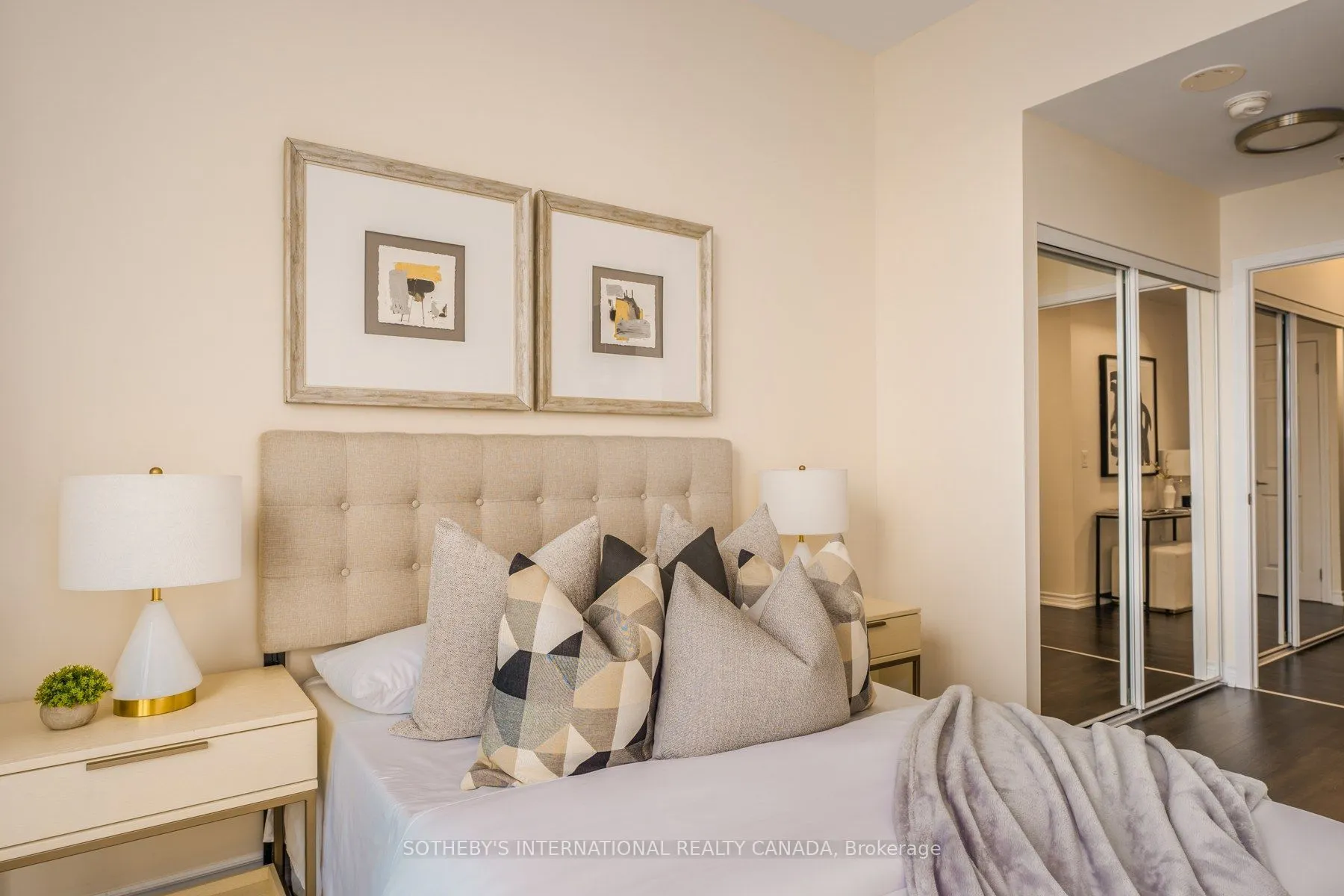 11611 Yonge Street #521