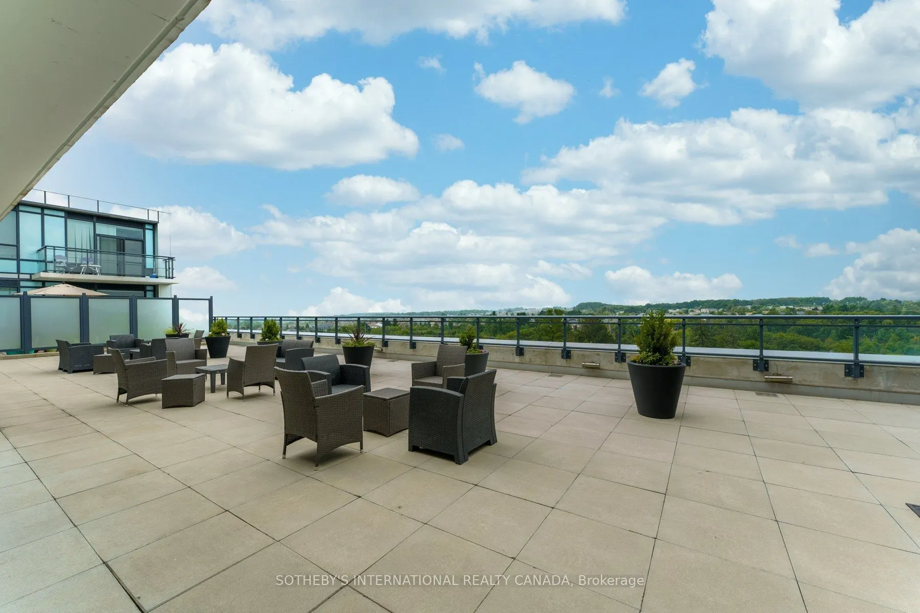 11611 Yonge Street #521