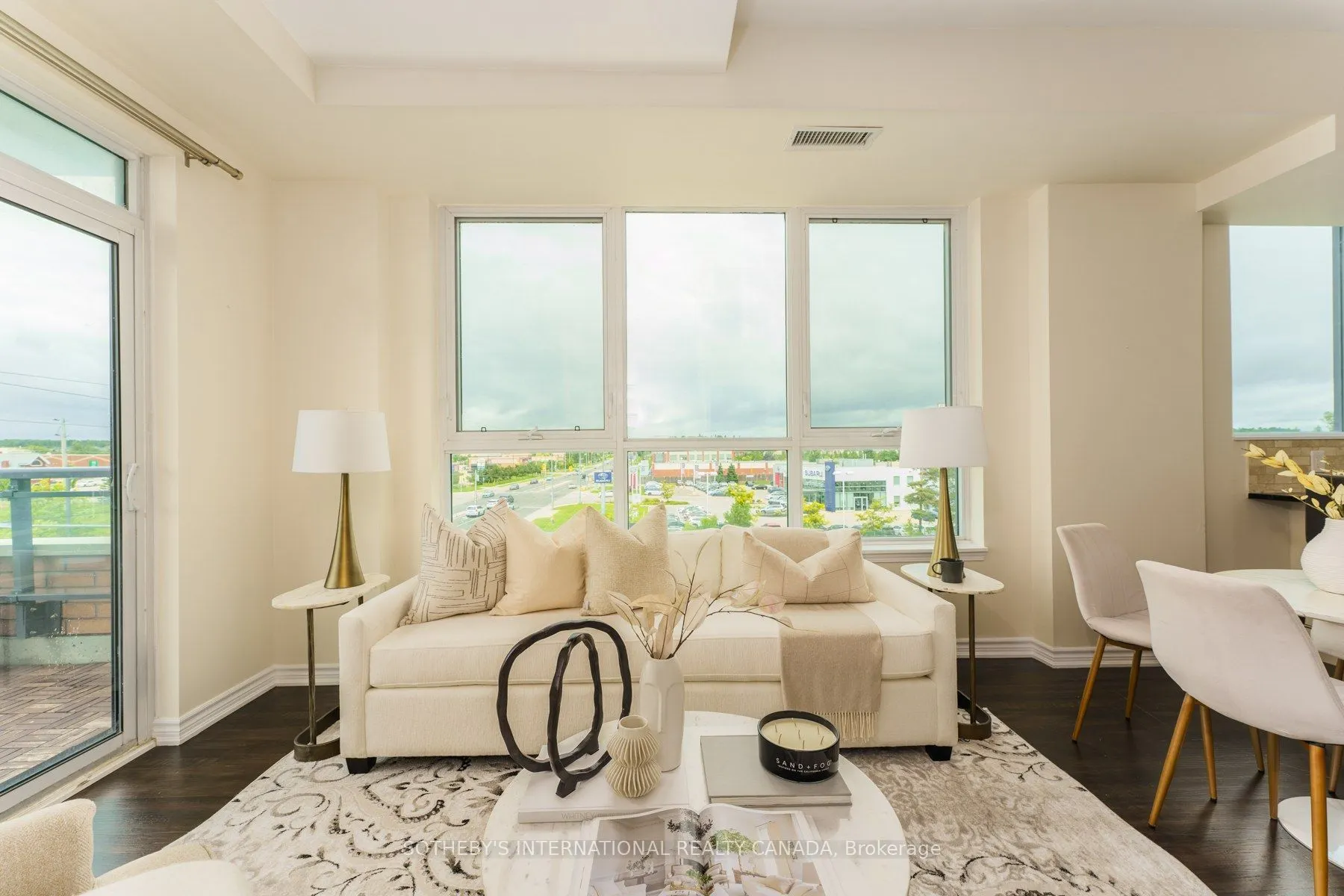 11611 Yonge Street #521