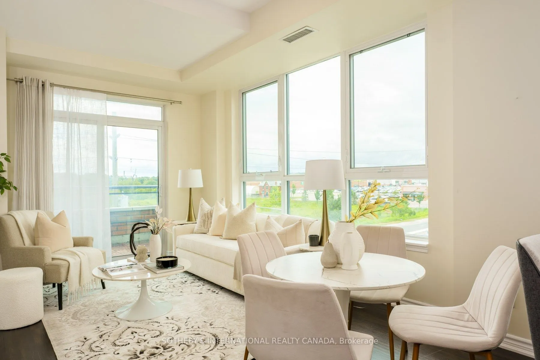 11611 Yonge Street #521
