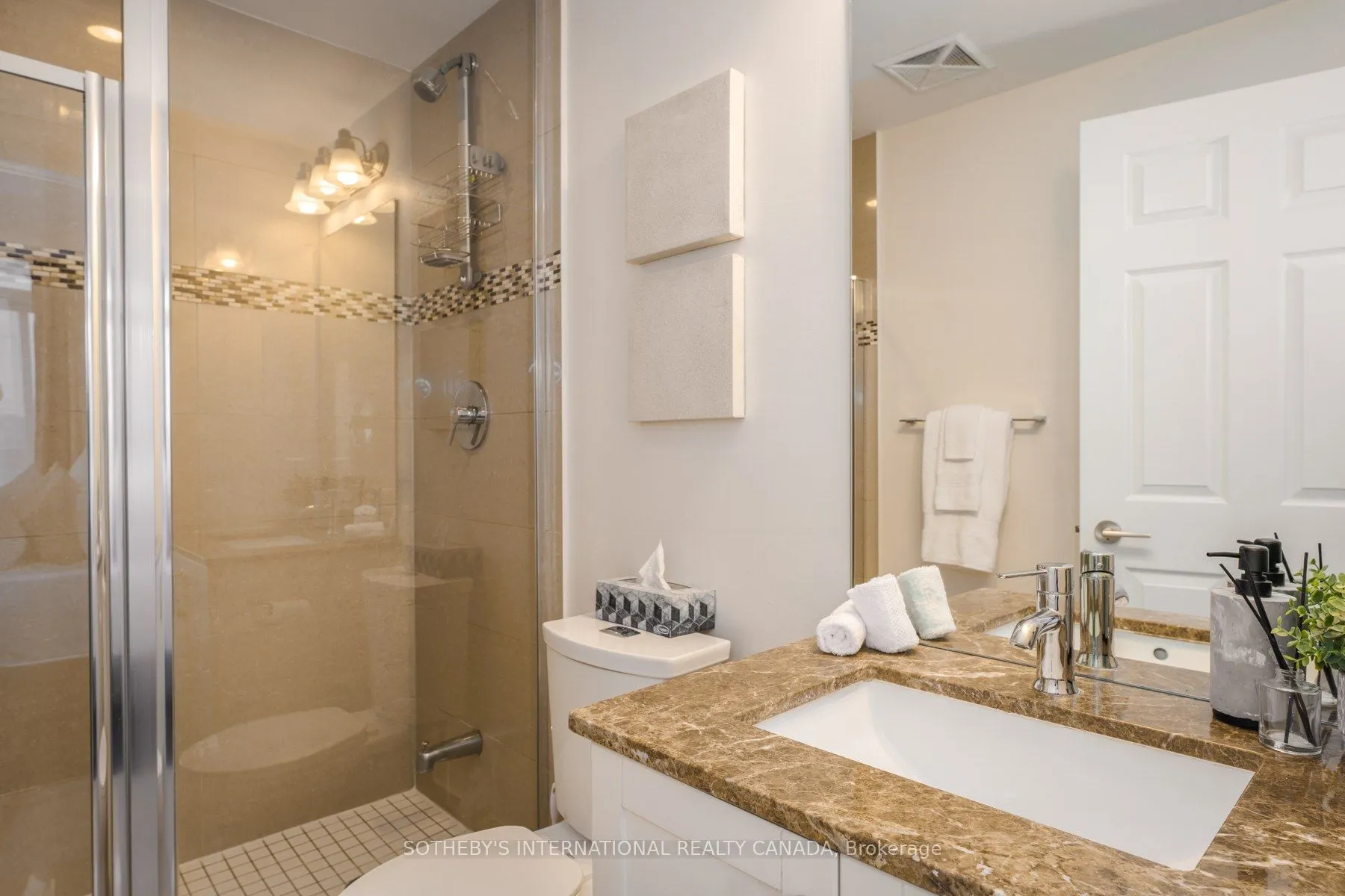 11611 Yonge Street #521