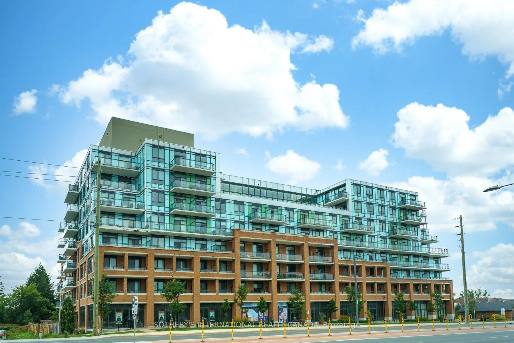 11611 Yonge Street #521