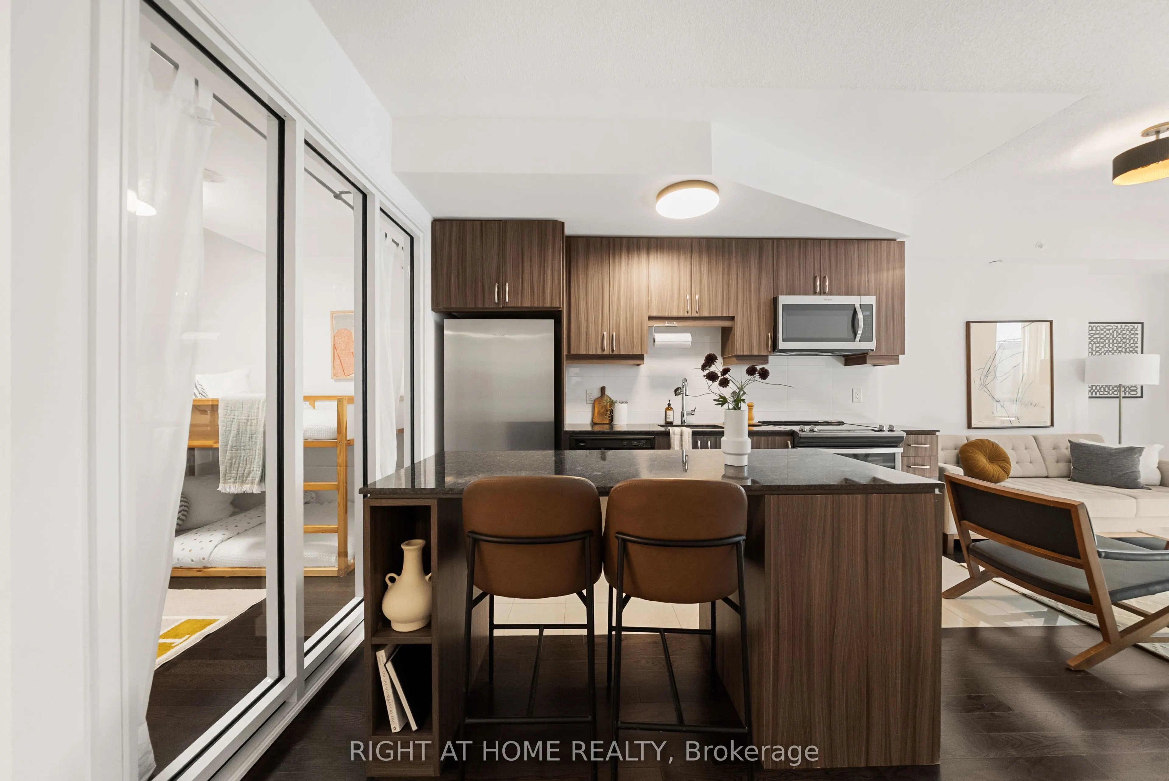 9201 Yonge Street #610