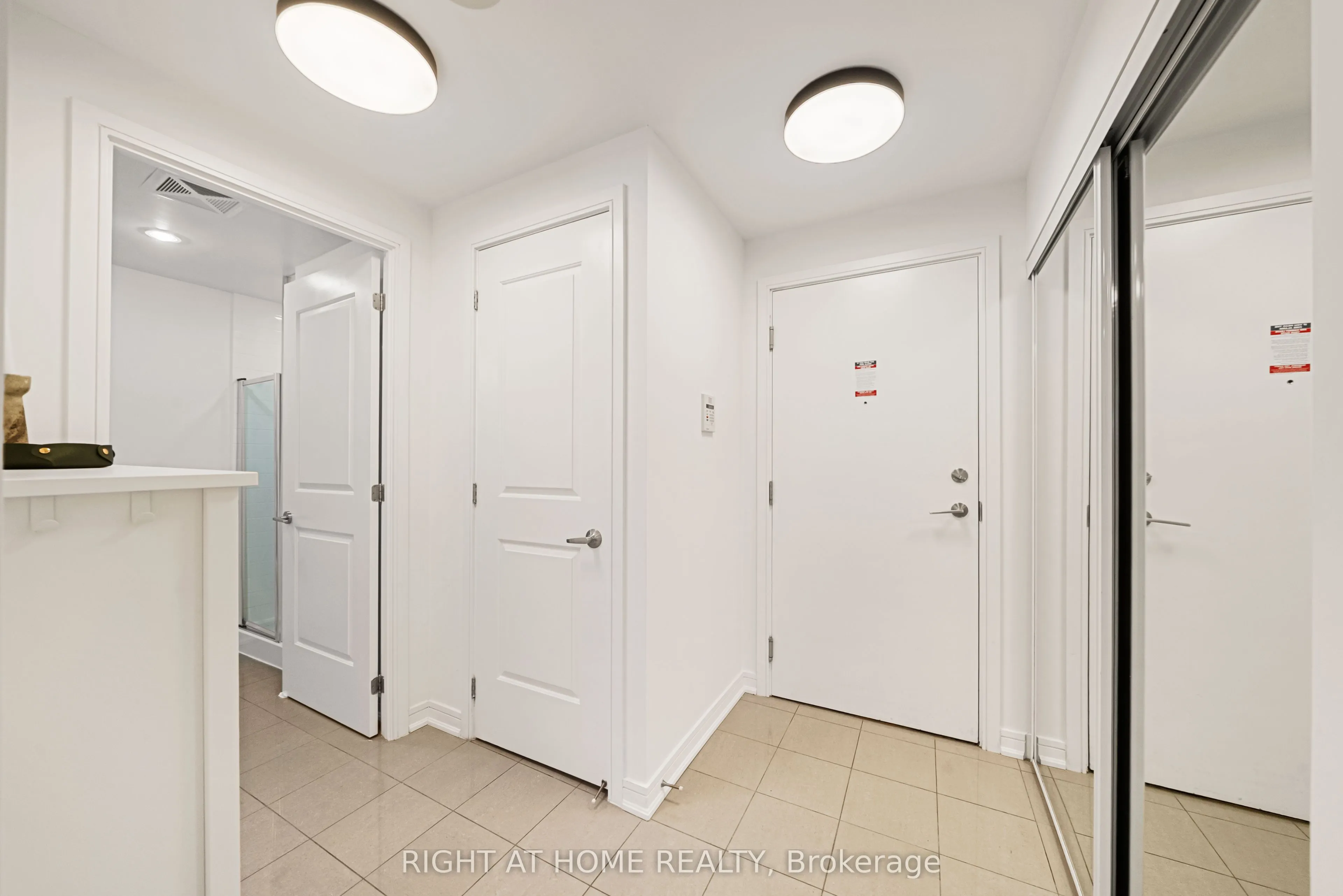 9201 Yonge Street #610