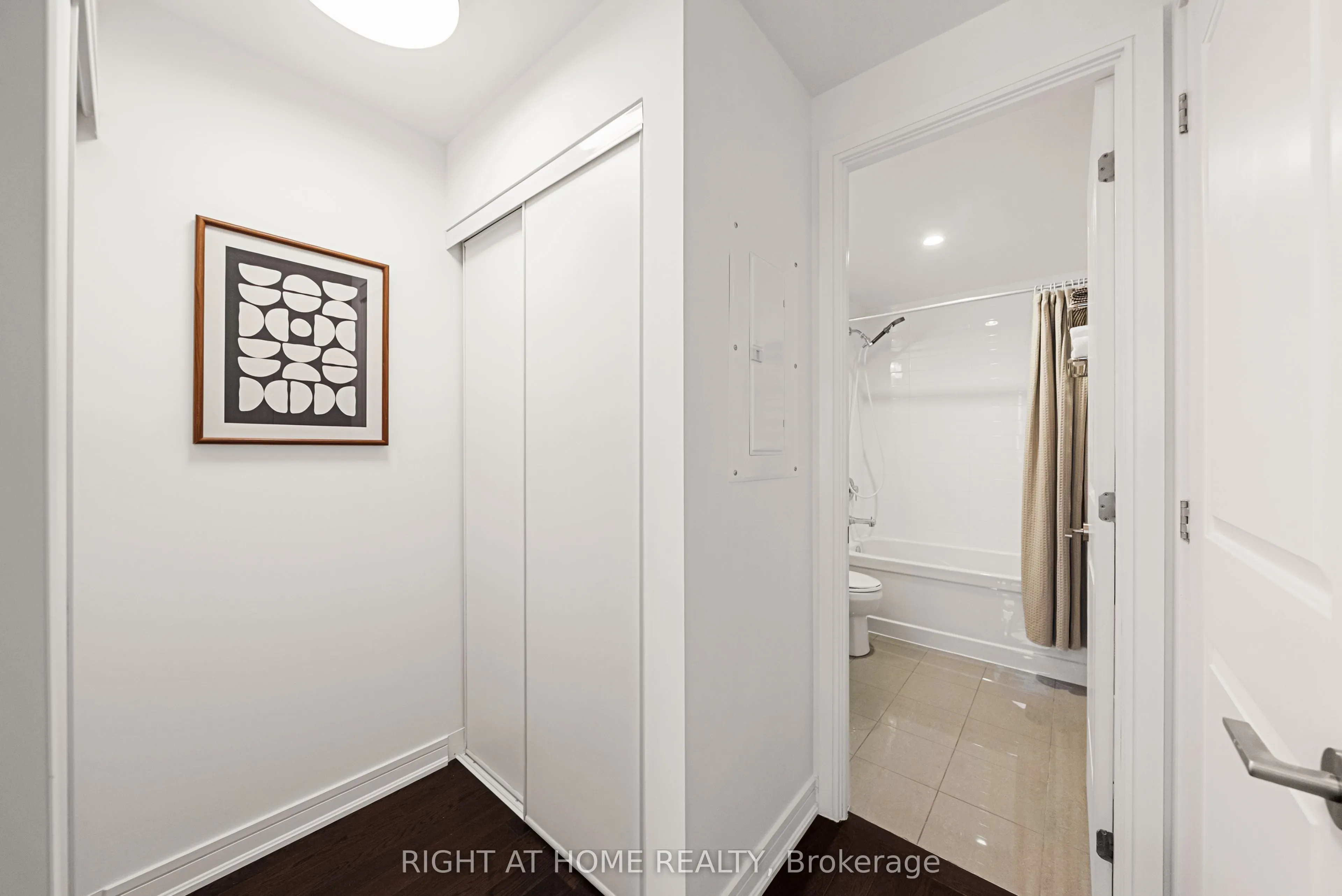 9201 Yonge Street #610
