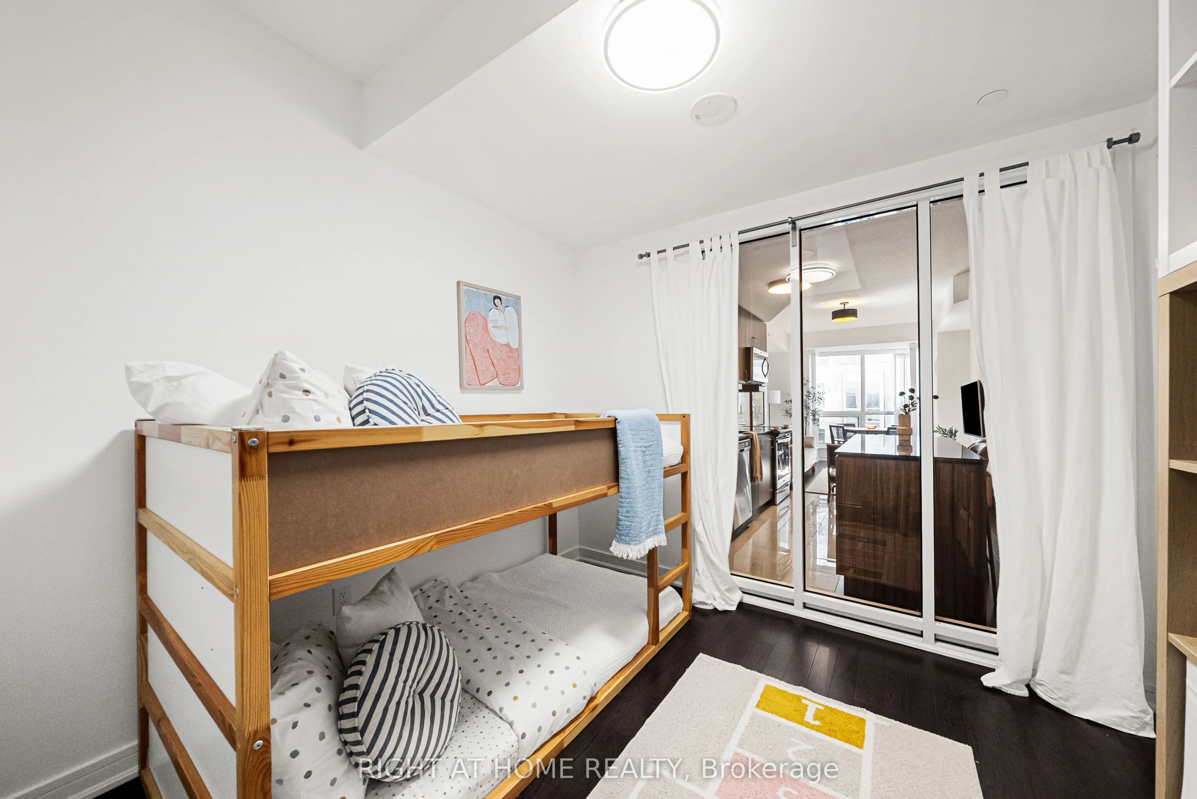 9201 Yonge Street #610