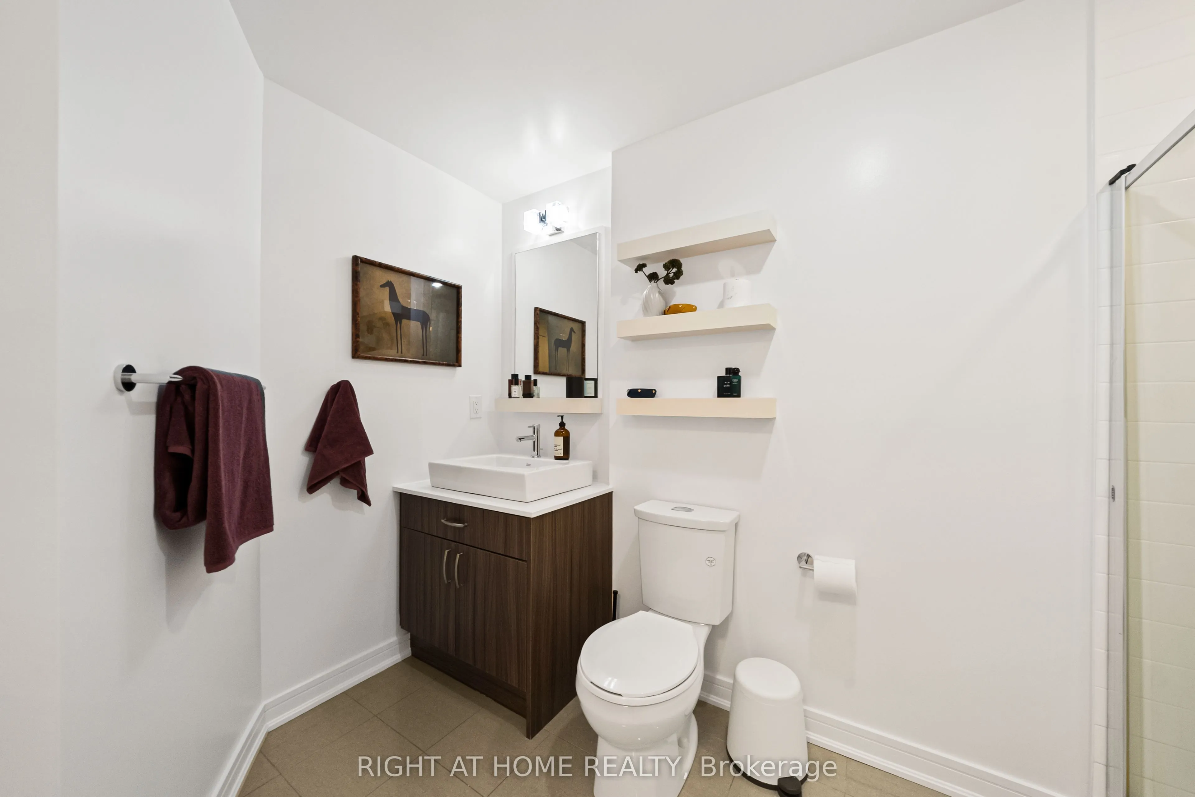 9201 Yonge Street #610
