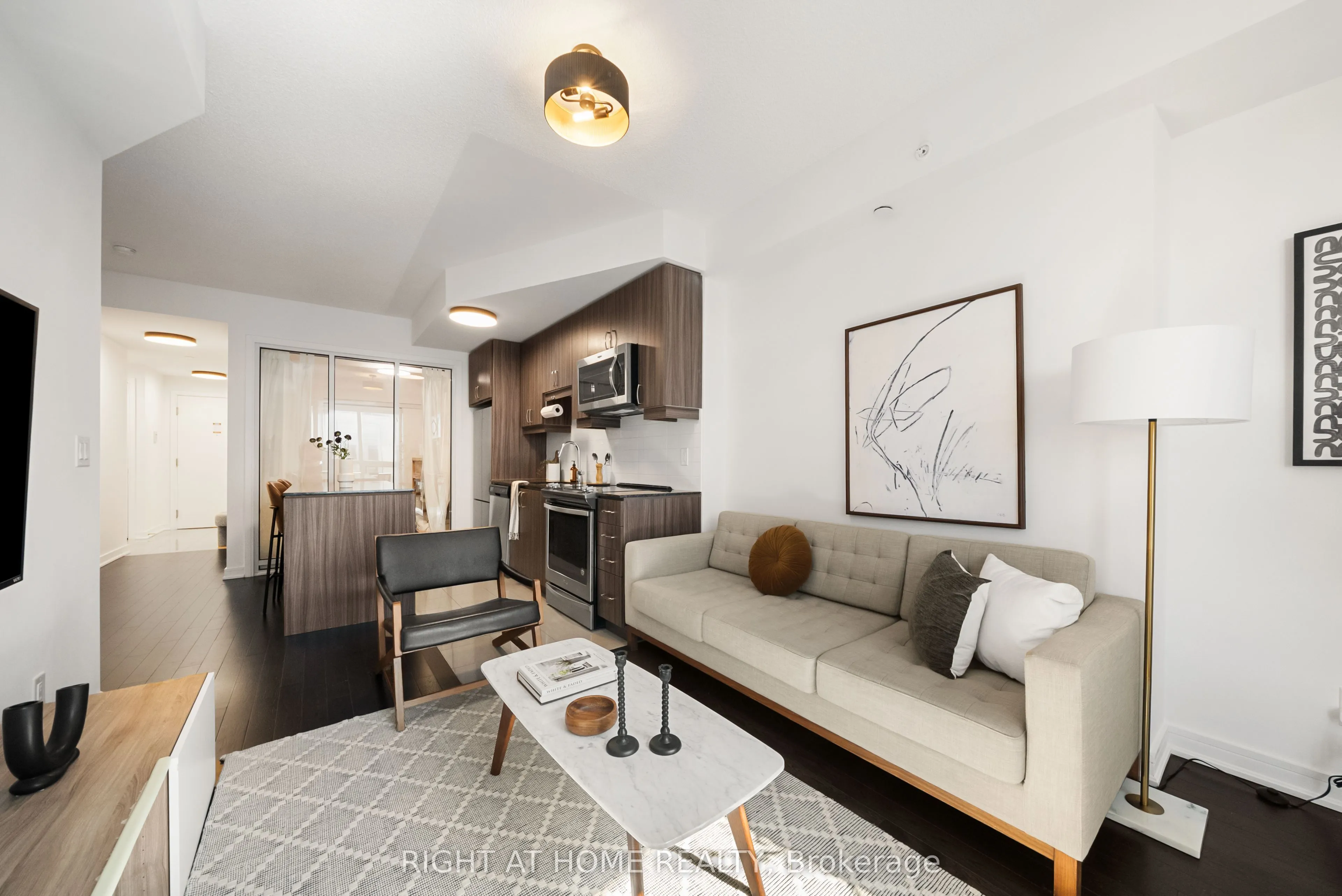 9201 Yonge Street #610