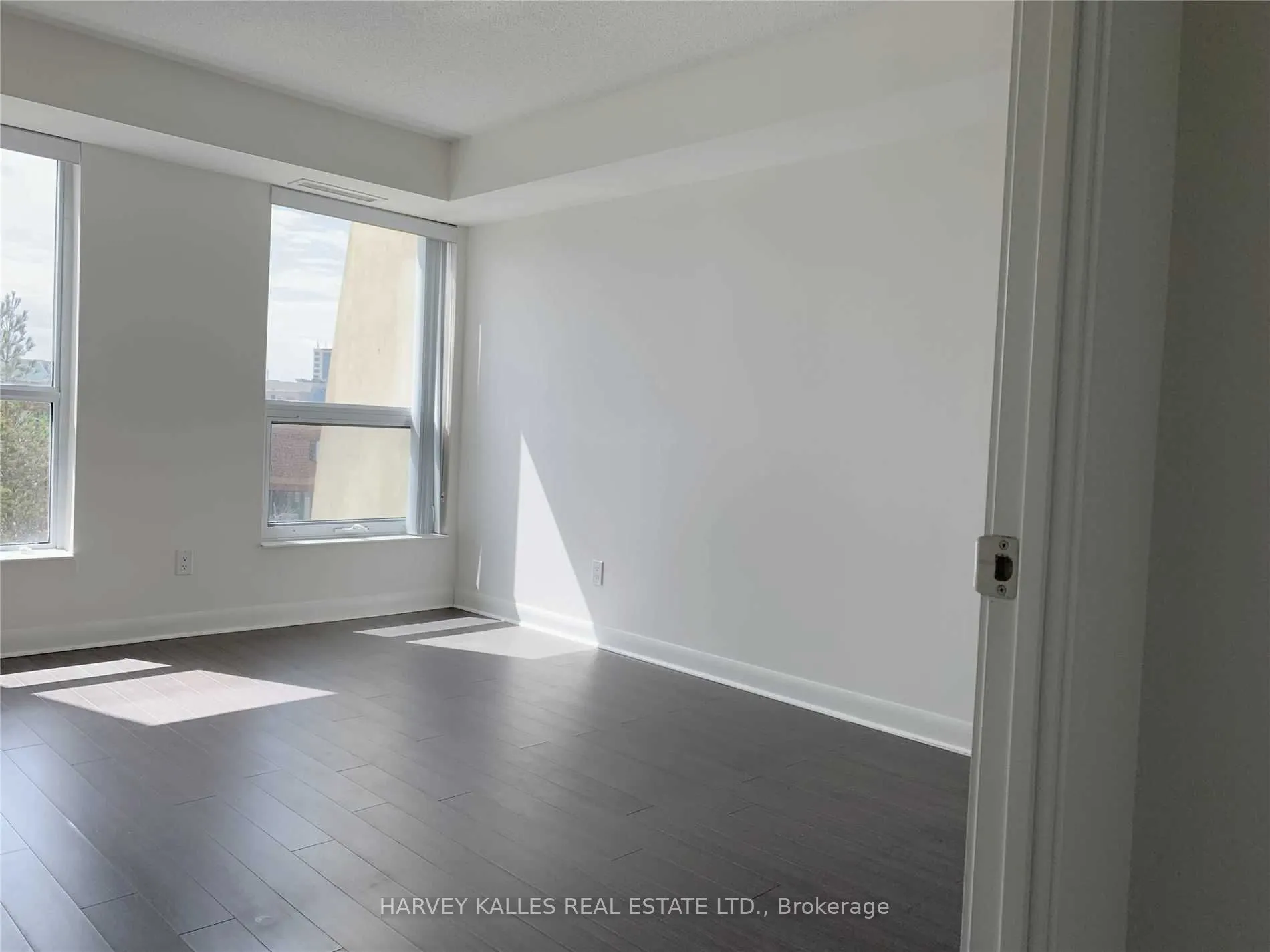 75 Norman Bethune Avenue #216