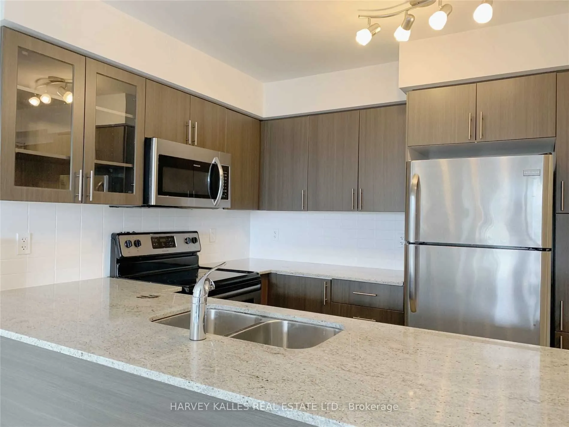 75 Norman Bethune Avenue #216