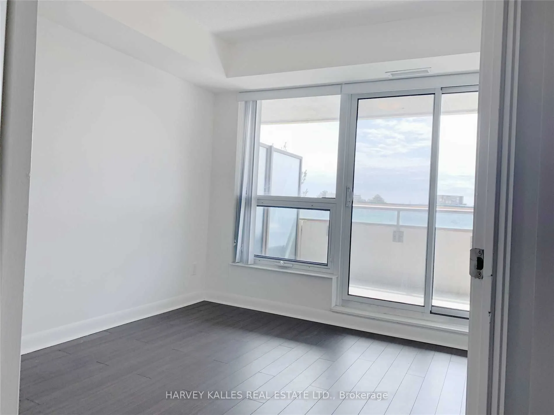 75 Norman Bethune Avenue #216
