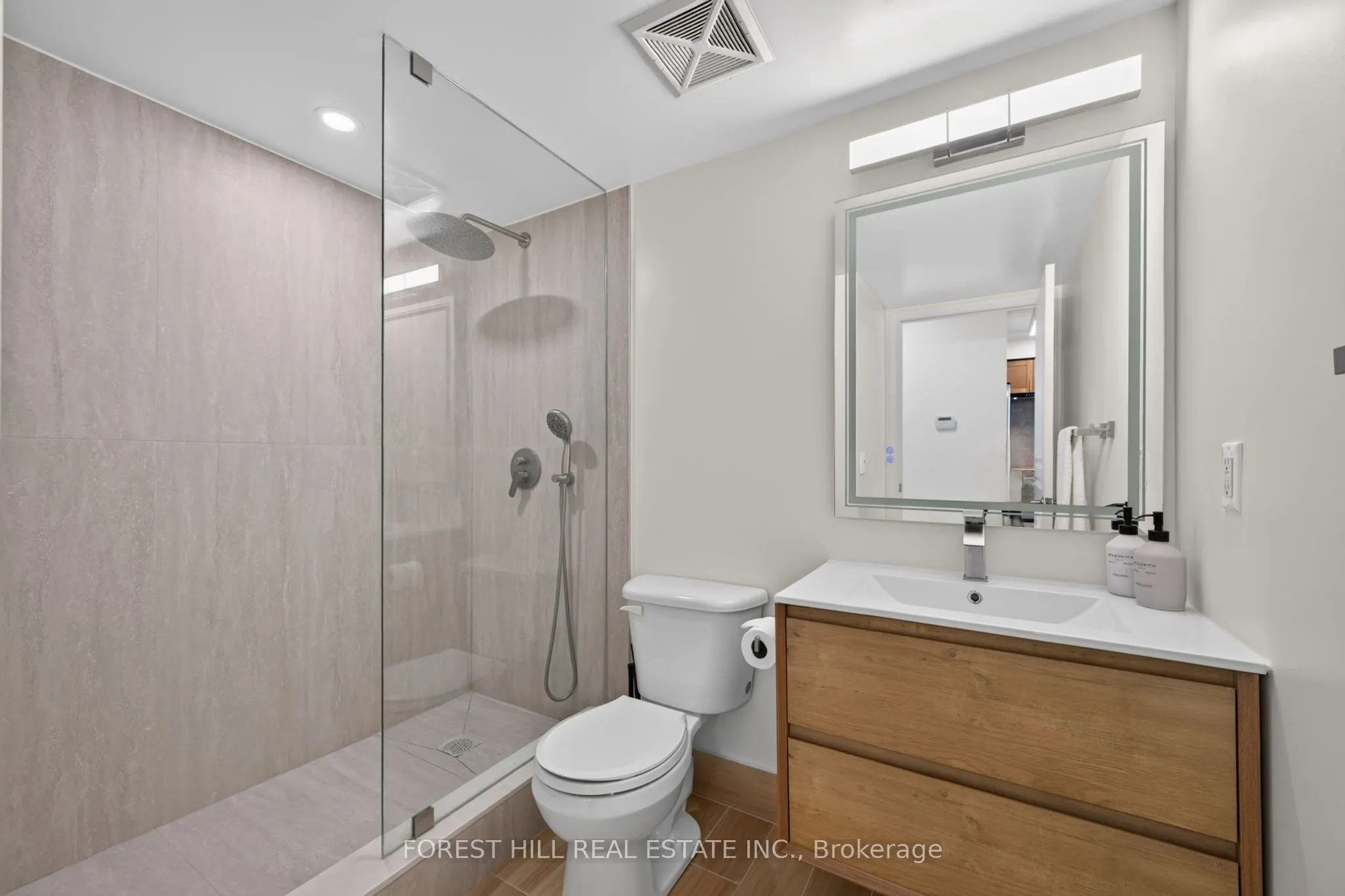 350 Red Maple Road #407
